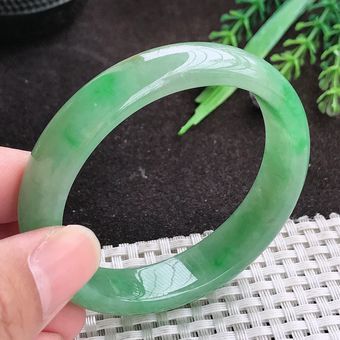 自然光54/48/13.2/7.2老坑精美温润满绿贵妃手镯宽边翡翠玉镯手环