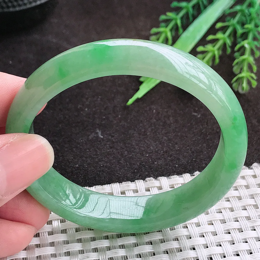 自然光54/48/13.2/7.2老坑精美温润满绿贵妃手镯宽边翡翠玉镯手环