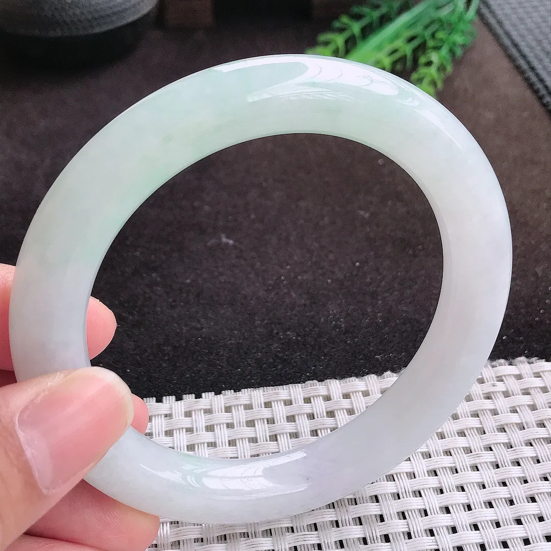 自然光61.5/10.8/11老坑冰润水灵飘绿圆条手镯大圈口翡翠玉镯手环