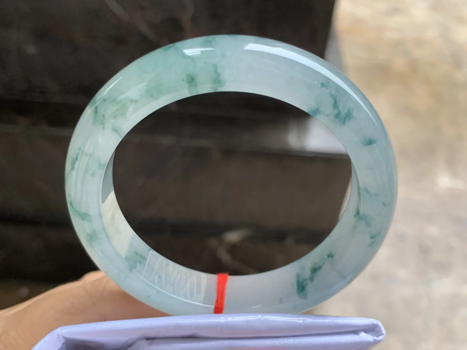 56.5-13-9mm
冰种飘花手镯 水润光泽 花色灵动