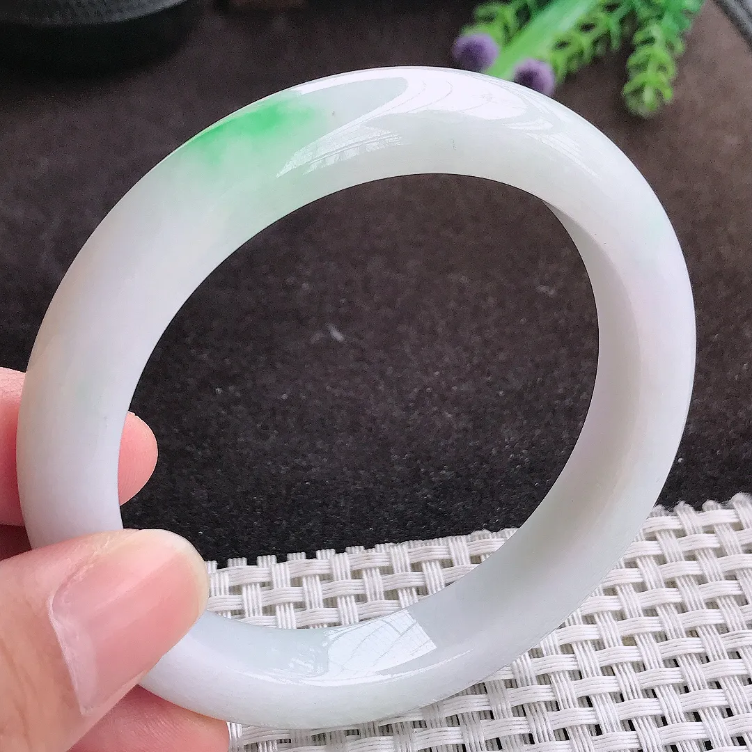 自然光60.5/11.8/9.2老坑精美温润飘绿手镯宽边翡翠玉镯手环