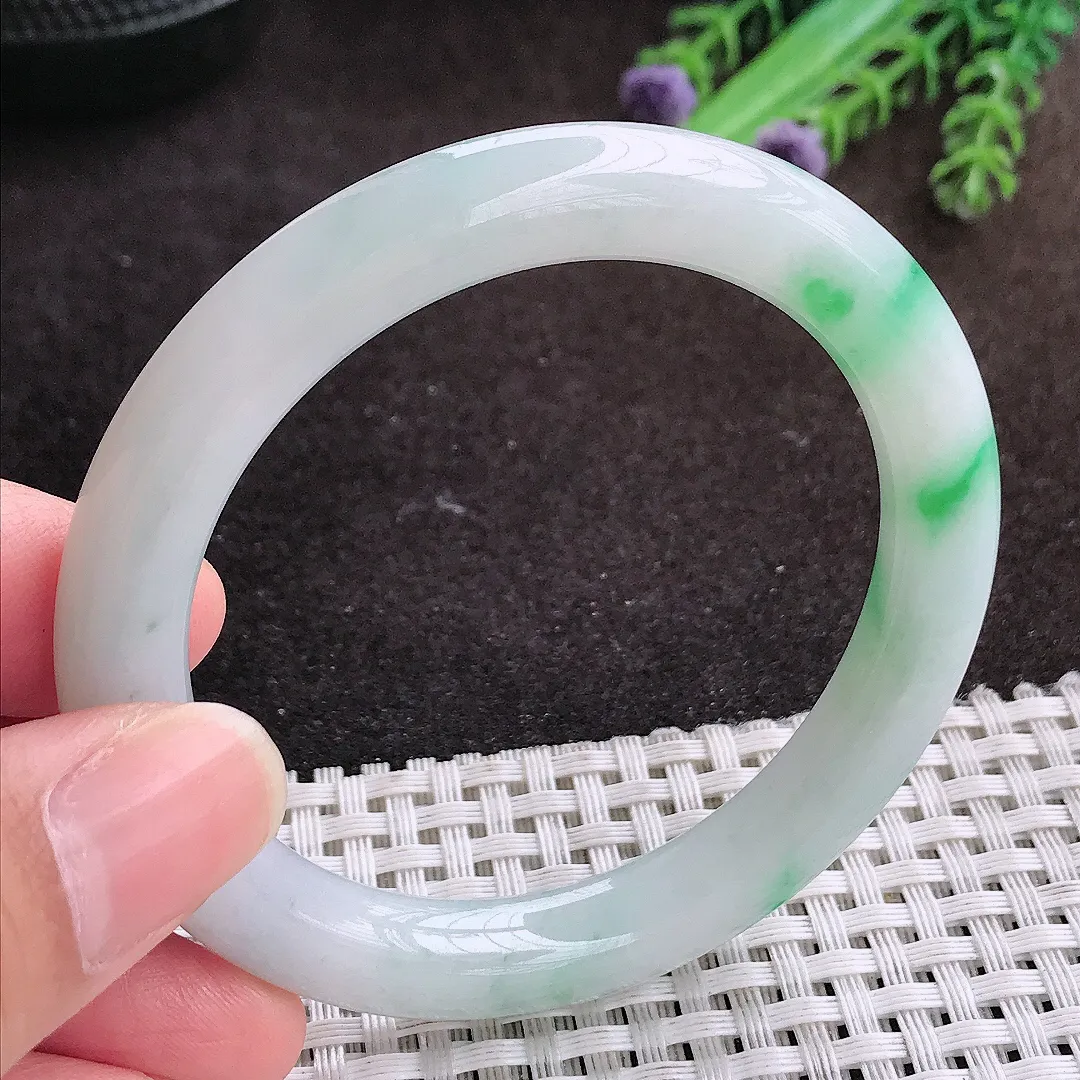 自然光53.5/8.7/8.8老坑精美温润飘绿圆条手镯翡翠玉镯手环