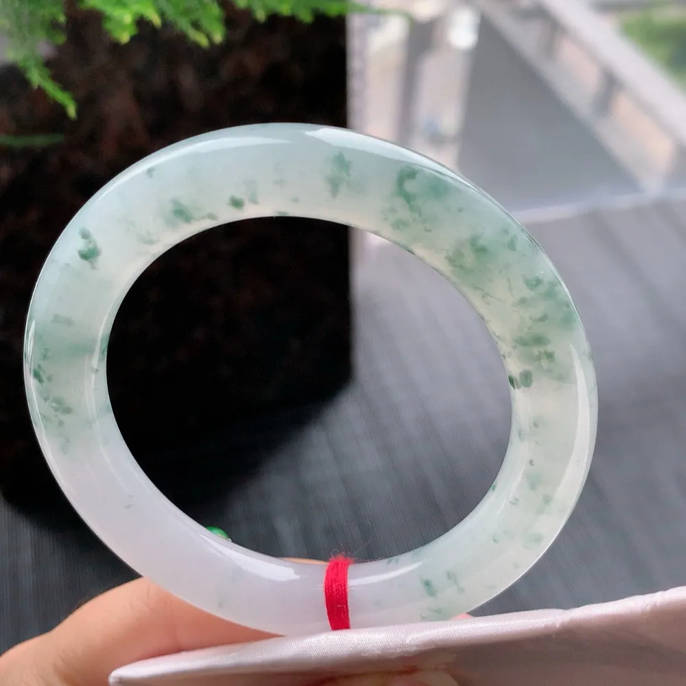 圆条高冰飘花 无瑕 尺寸:56.1/10.4 花美 种水好