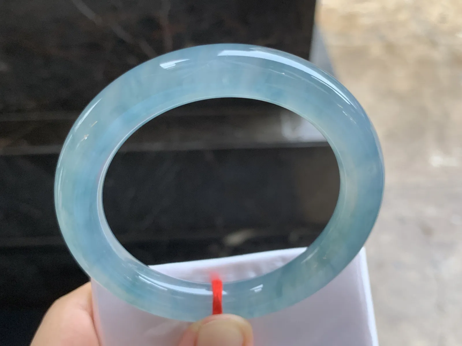 54.5-10.2mm
冰种蓝花圆条手镯 冰透莹润 花色漂亮
