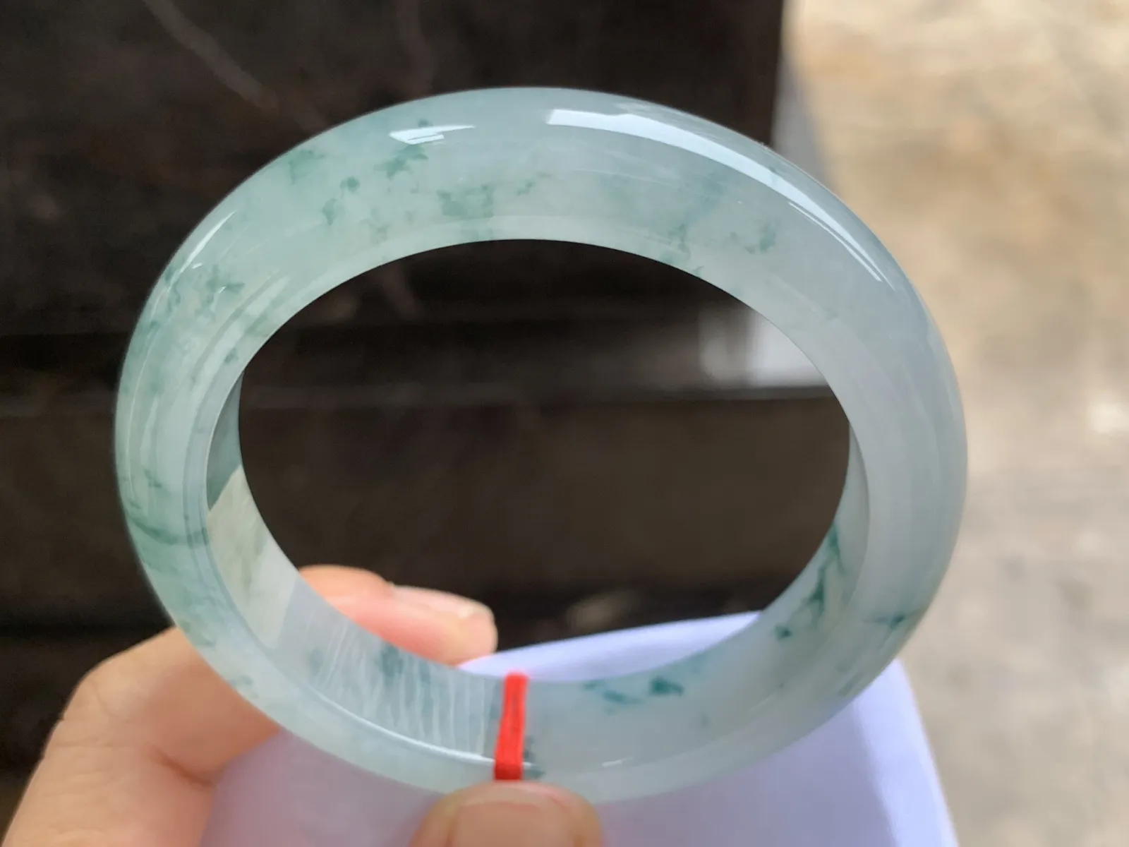 56.5-13-9mm
冰种飘花手镯 水润光泽 花色灵动