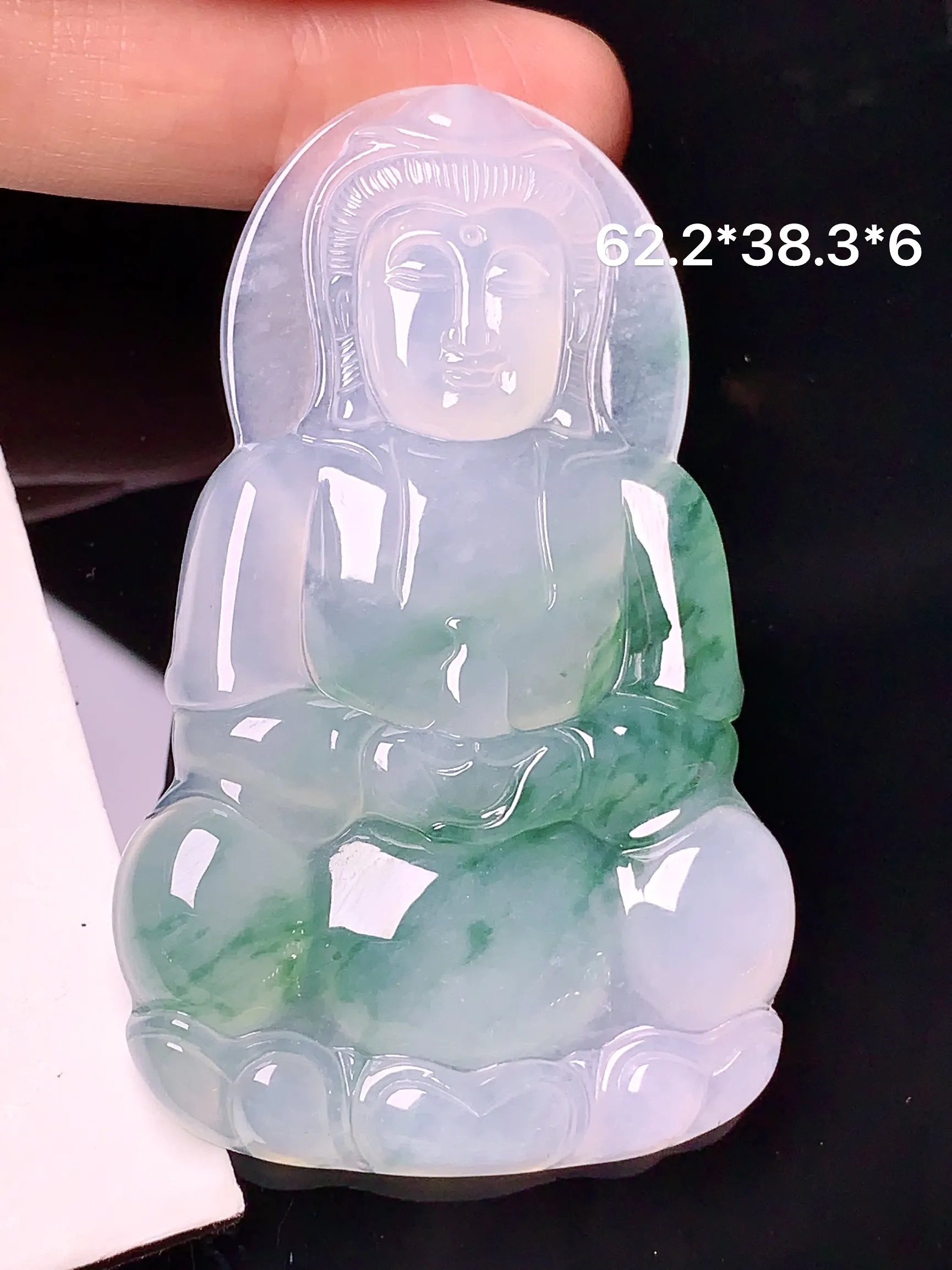 飘绿观音吊坠 玉质细腻 水润亮眼 整体尺寸62.2*38.3*6