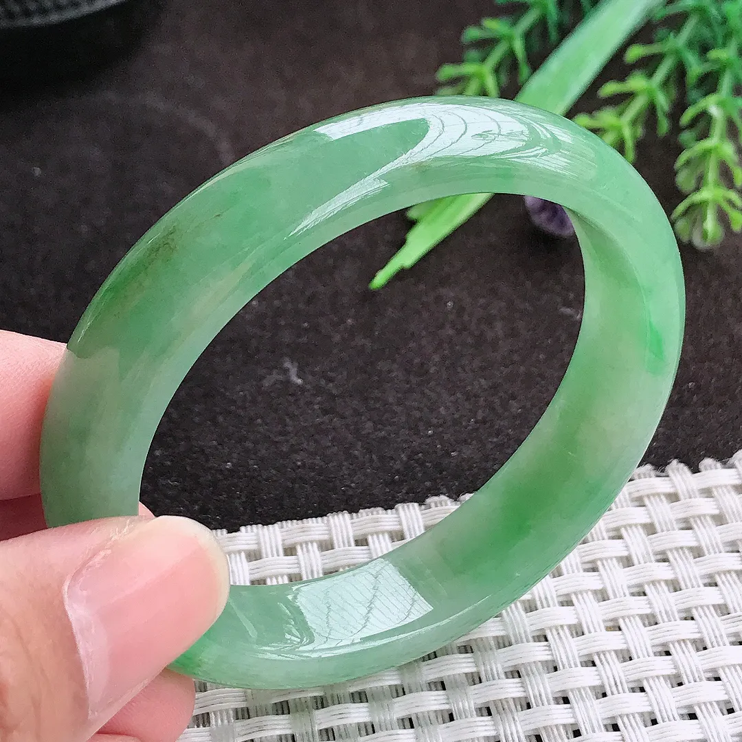 自然光54/48/13.2/7.2老坑精美温润满绿贵妃手镯宽边翡翠玉镯手环