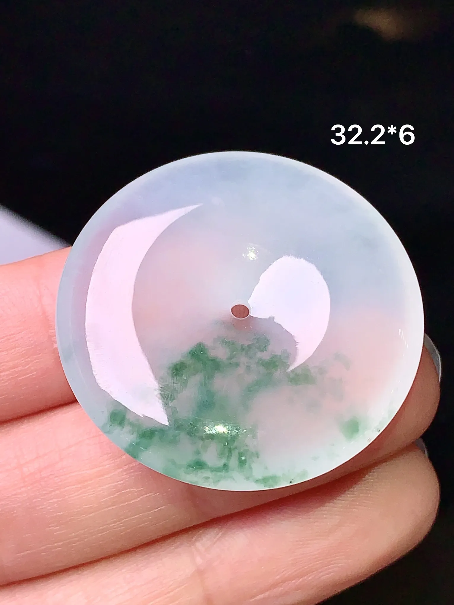 冰种飘绿平安扣吊坠 玉质细腻 水润亮眼 整体尺寸32.2*6