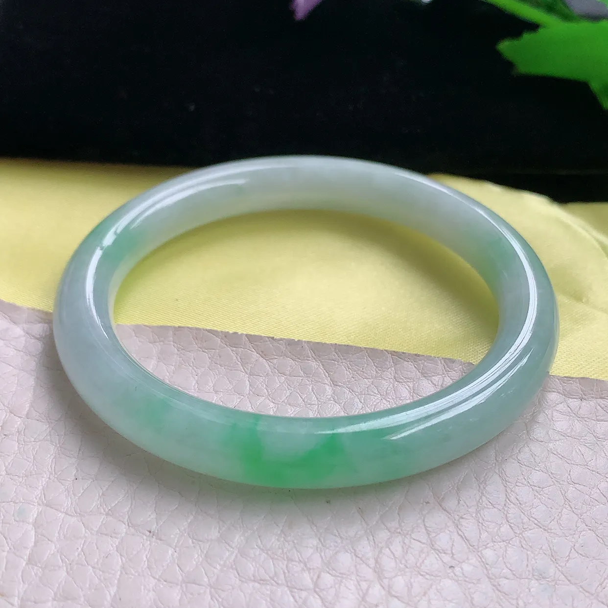 n小圈口51.5*8*7.5美人镯 天然缅甸翡翠满绿清秀圆条玉手镯 珠宝玉手环