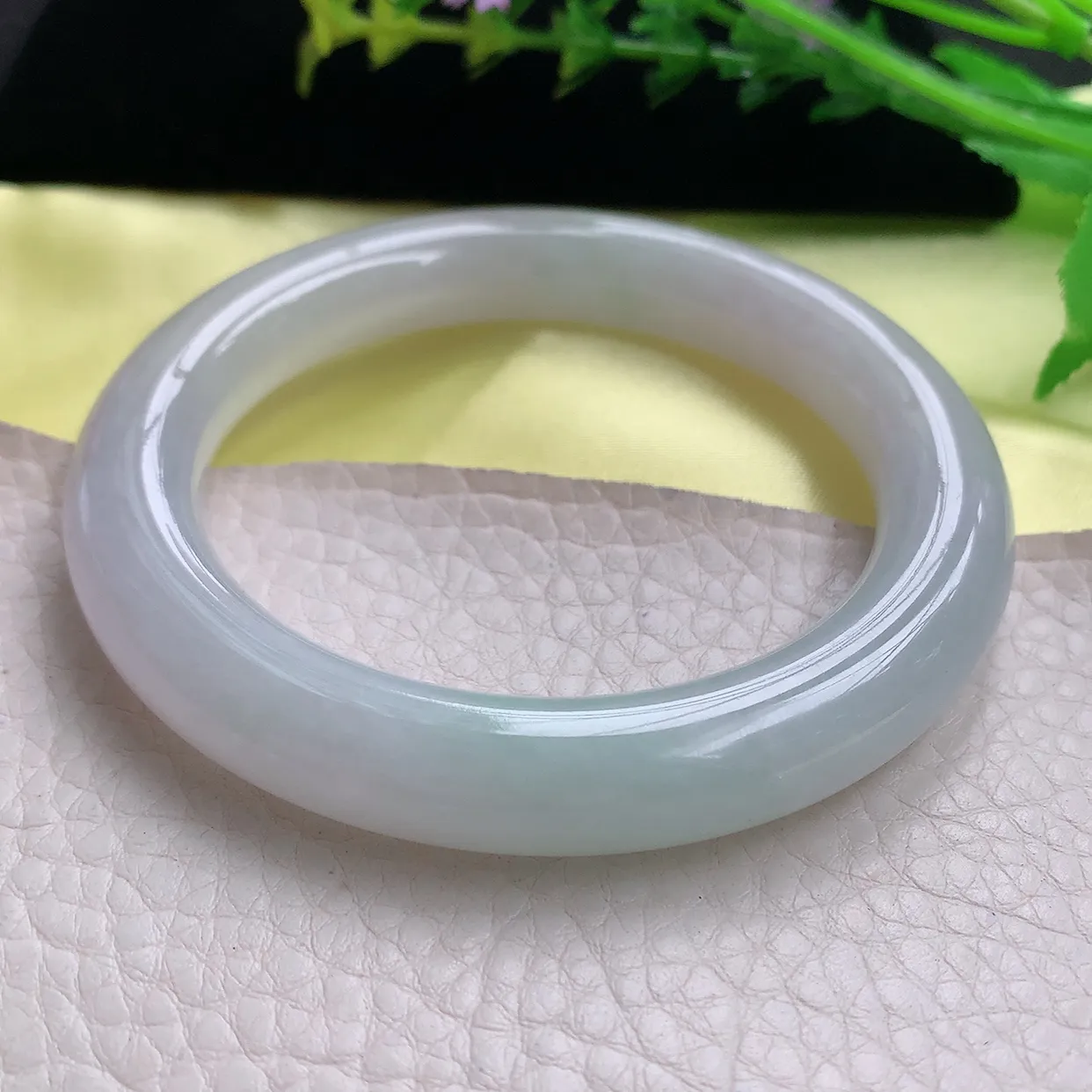 hf自然光57*10.8*11美人镯 天然缅甸翡清新圆条玉手镯 玉手环