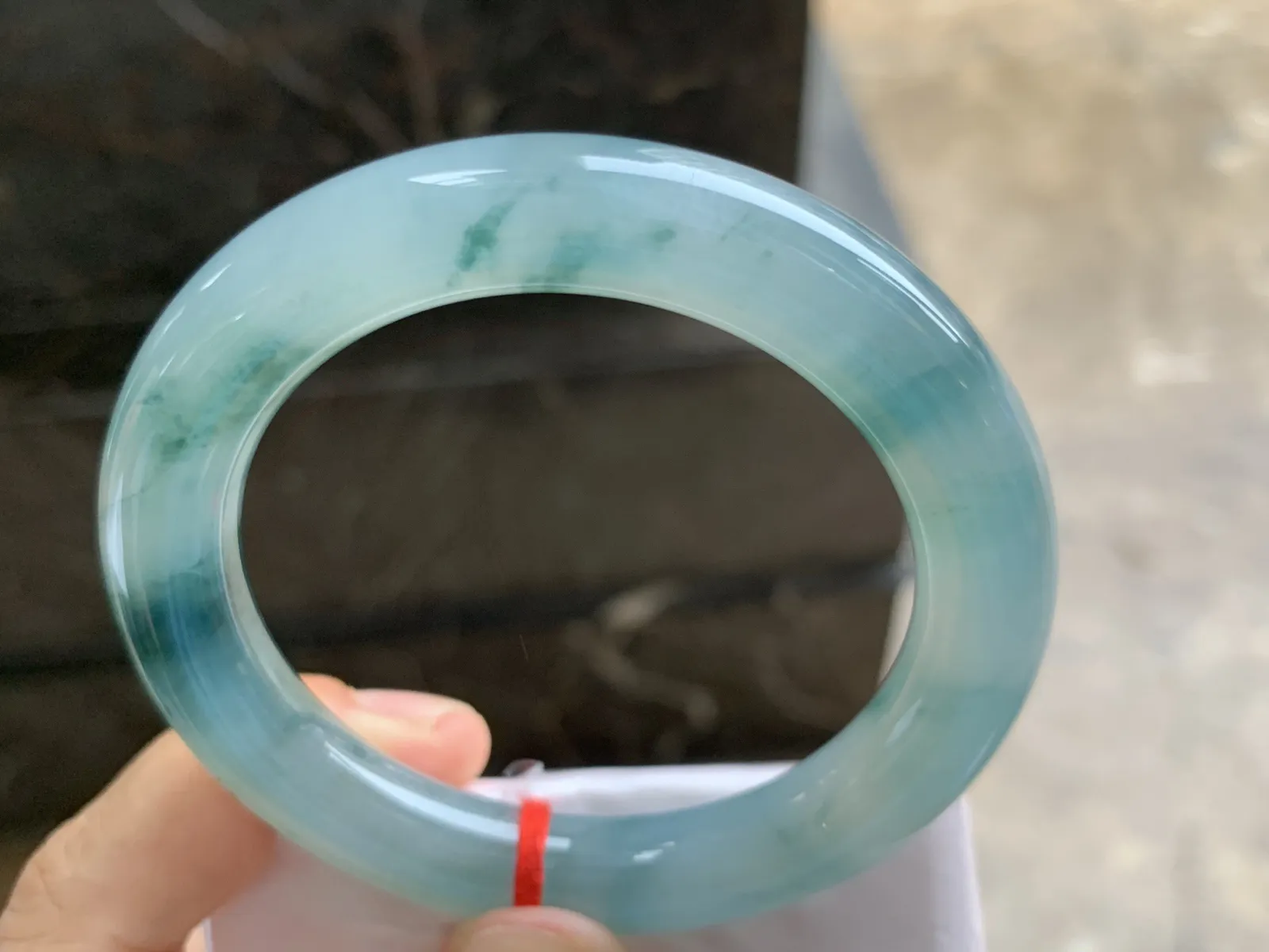 52.5-10mm
冰种飘花圆条手镯 水润光泽 花色漂亮 推荐