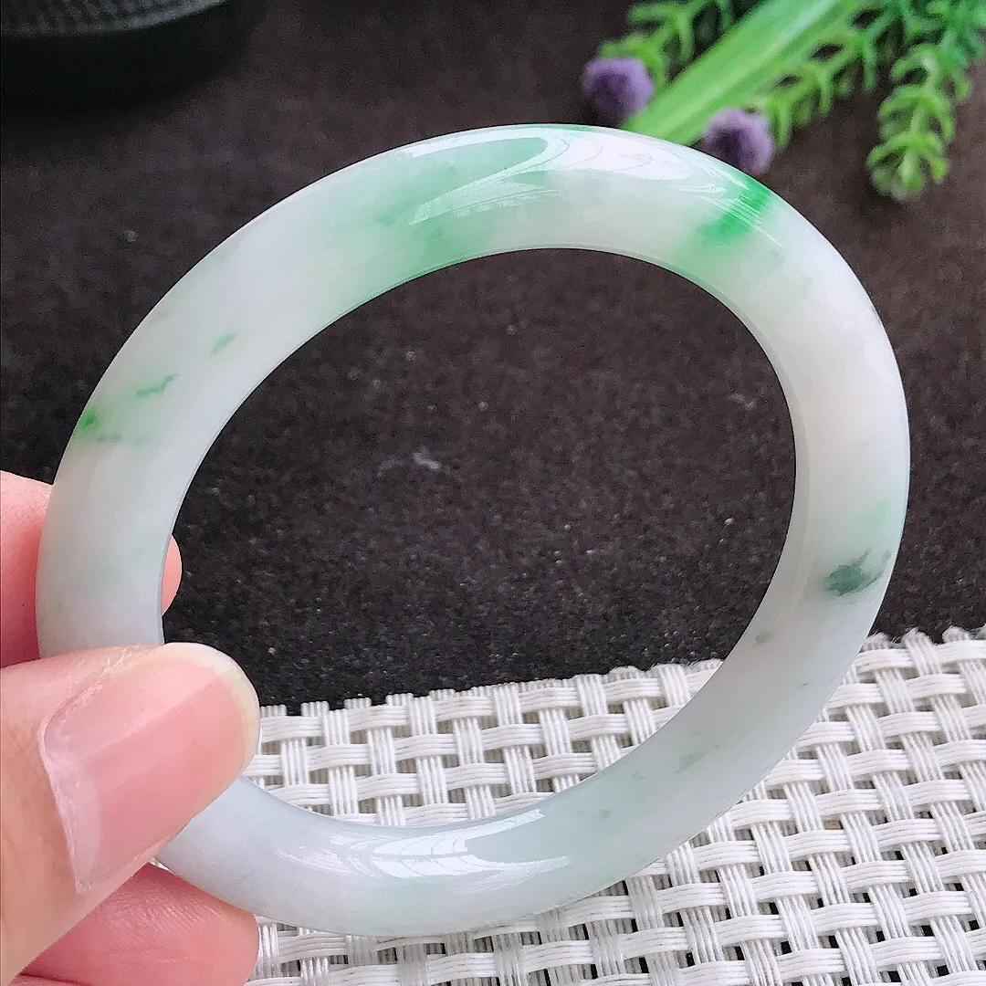 自然光53.5/8.7/8.8老坑精美温润飘绿圆条手镯翡翠玉镯手环