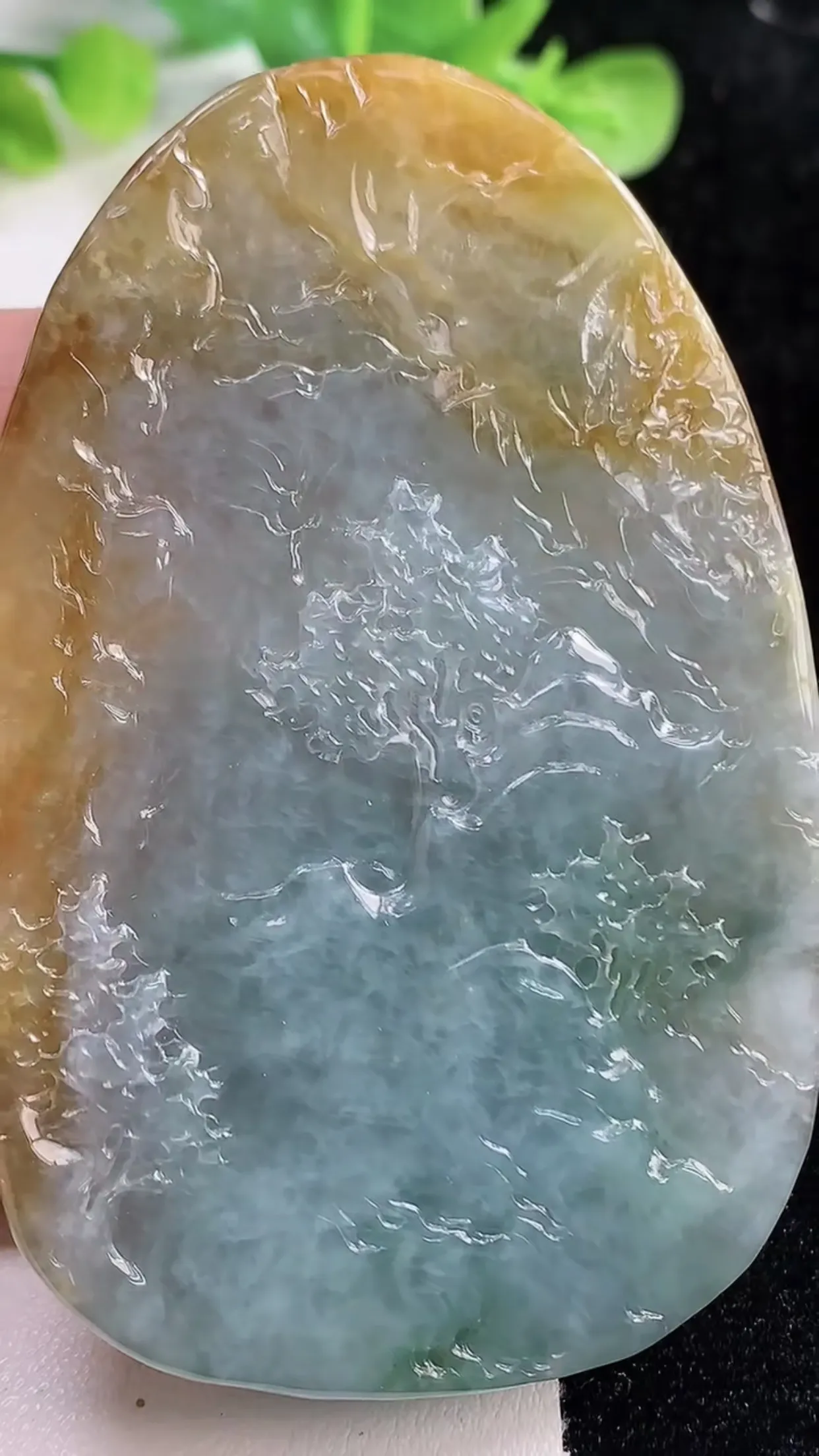 缅甸天然翡翠a货 老坑料起胶冰润 双彩黄翡意境山水牌吊坠，尺寸744-48-12.5mm  y 78.63