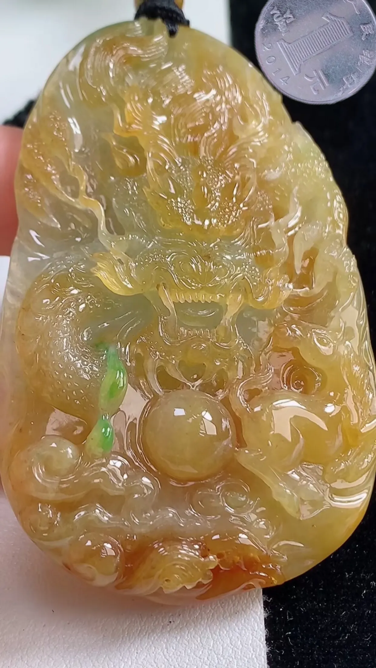 缅甸天然翡翠a货 老坑料起胶冰种 双彩黄加绿霸气龙牌吊坠，尺寸70.8-43.7-9.8mm  y 53.77