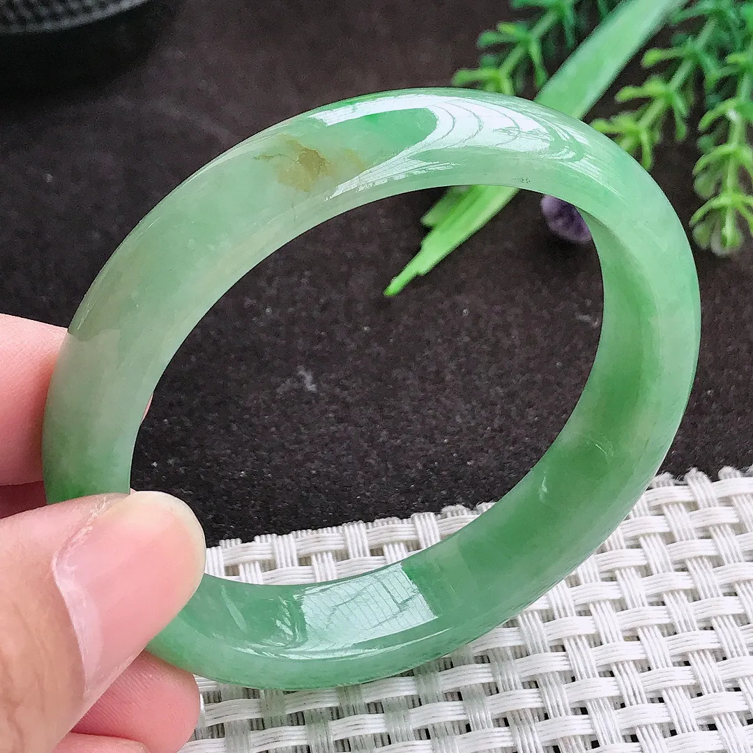 自然光54/48/13.2/7.2老坑精美温润满绿贵妃手镯宽边翡翠玉镯手环