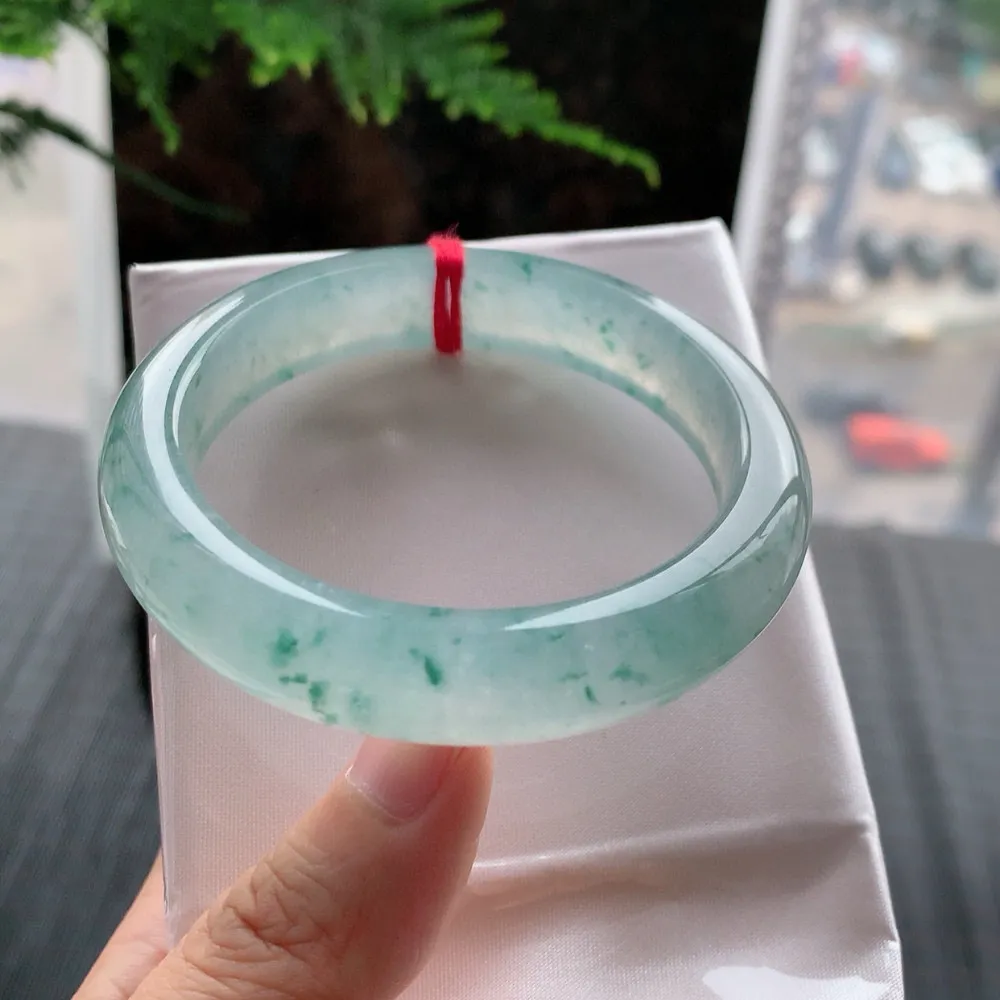 正圈冰玻飘花 无瑕 尺寸:54.5/12.2/8.2 花美