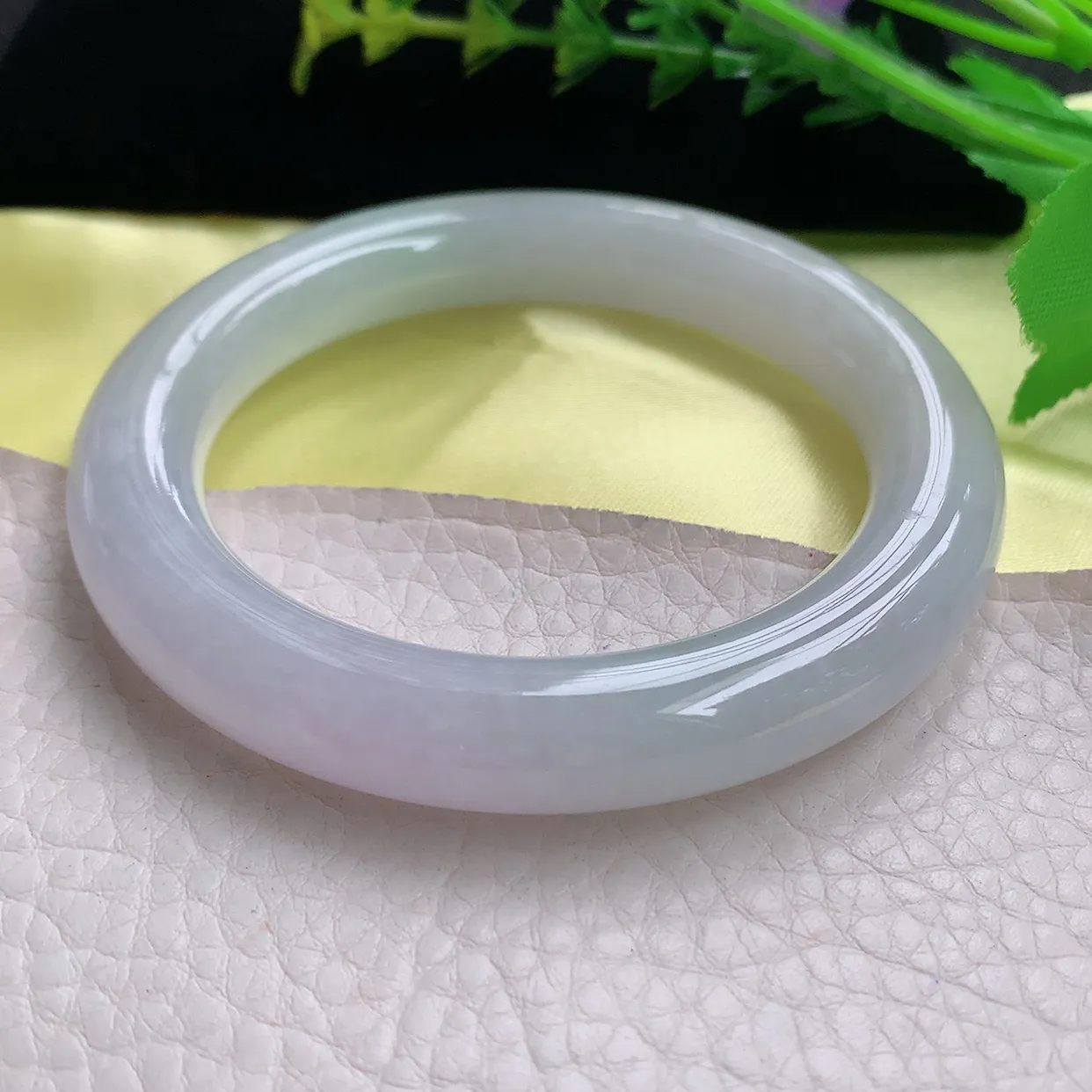 hf自然光57*10.8*11美人镯 天然缅甸翡清新圆条玉手镯 玉手环