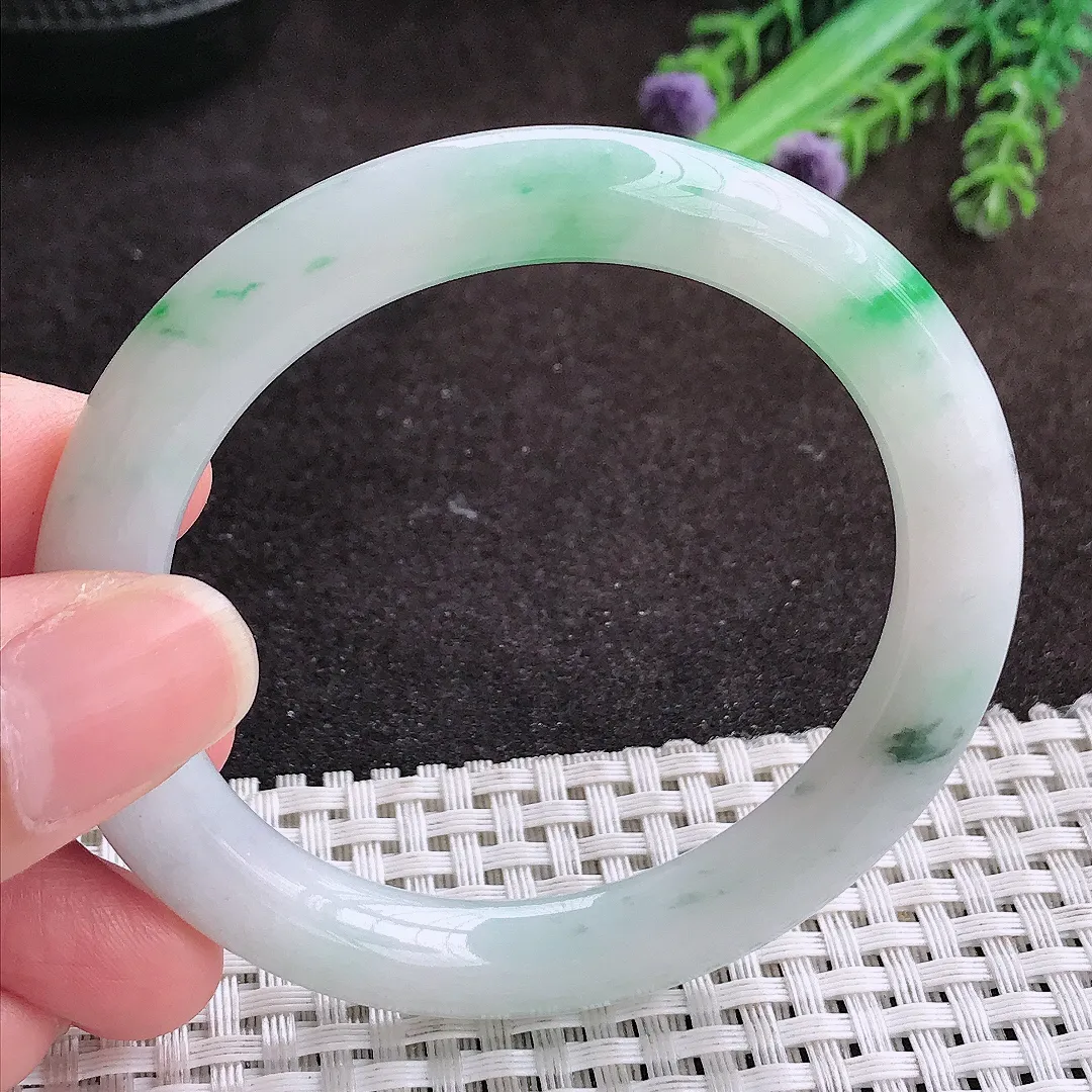 自然光53.5/8.7/8.8老坑精美温润飘绿圆条手镯翡翠玉镯手环