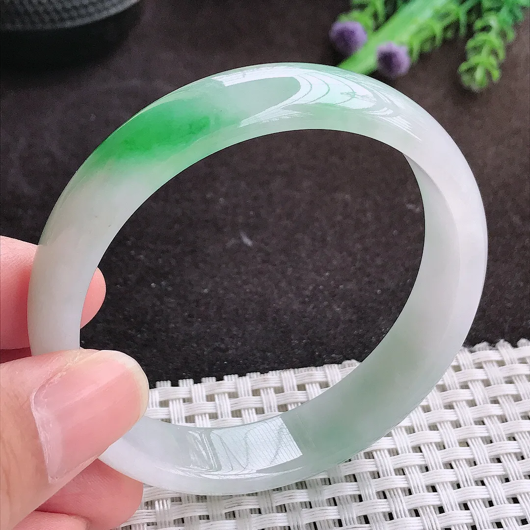 自然光58/13.6/6.3老坑精美冰润飘阳绿手镯宽边翡翠玉镯手环