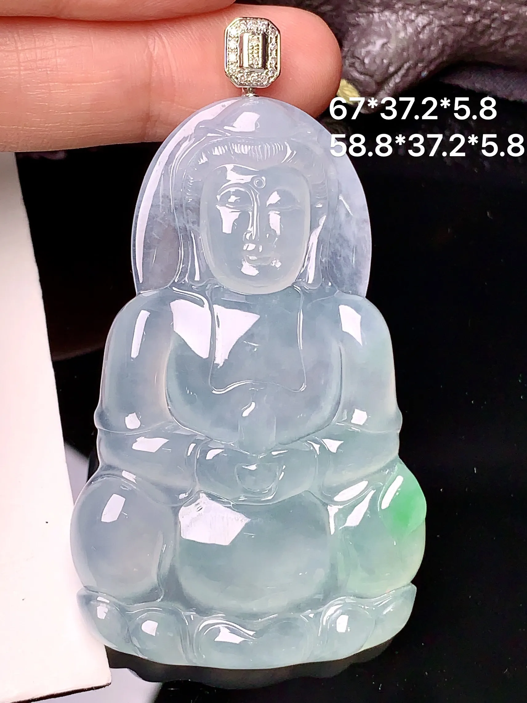 18k金钻镶嵌冰种观音菩萨吊坠 玉质细腻 水润亮眼 整体尺寸67*37.2*5.8