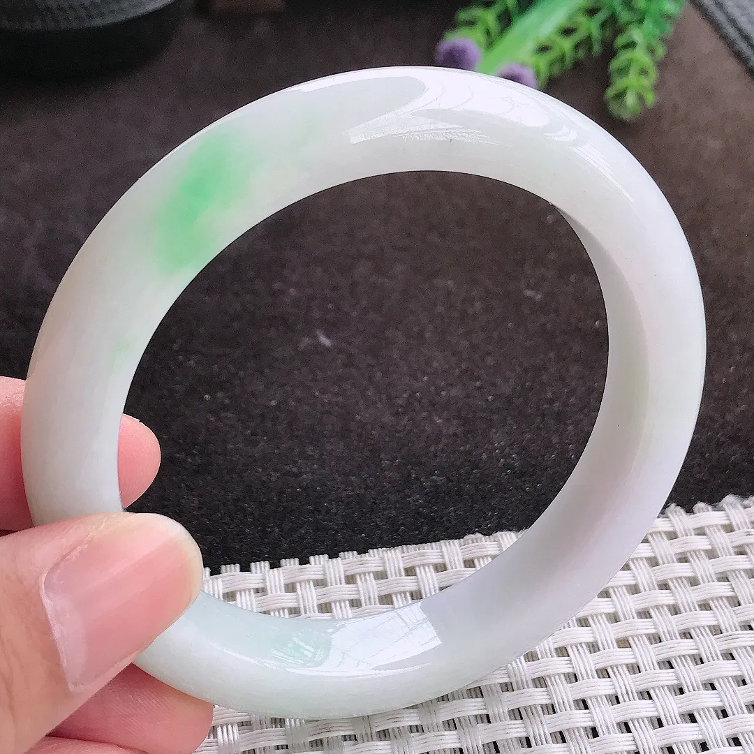 自然光60.5/11.8/9.2老坑精美温润飘绿手镯宽边翡翠玉镯手环