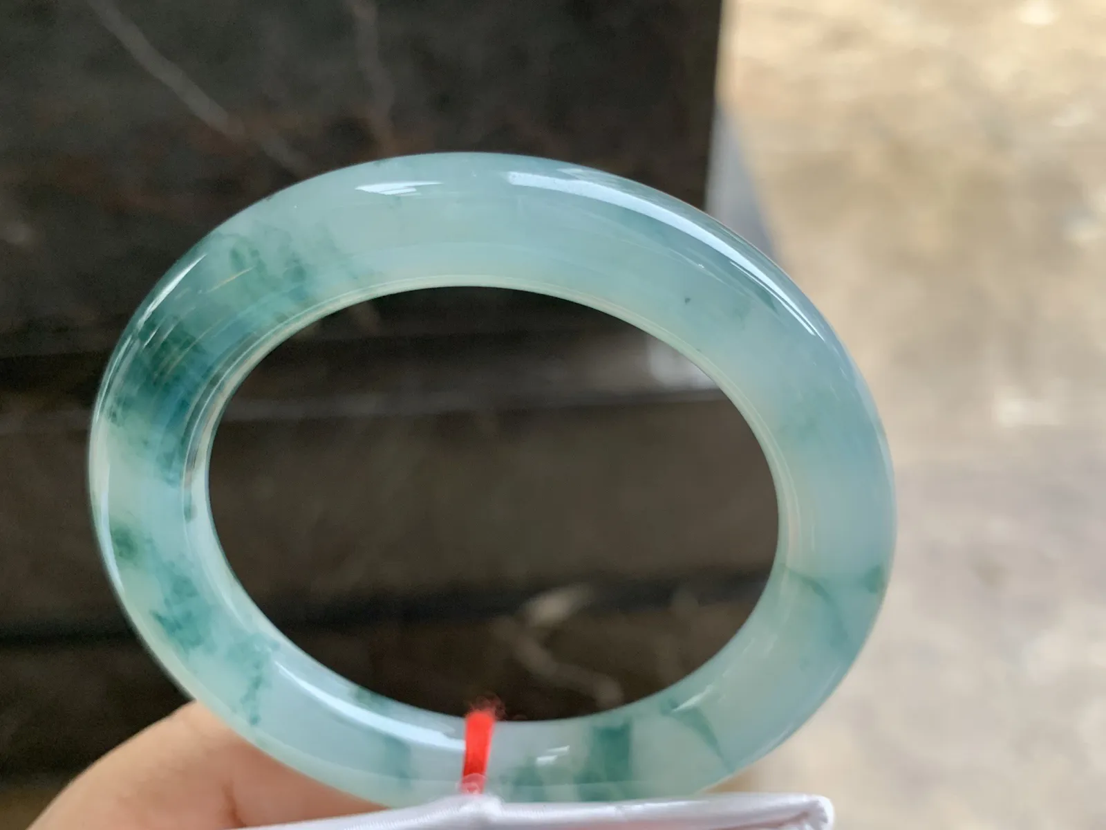 52.5-10mm
冰种飘花圆条手镯 水润光泽 花色漂亮 推荐