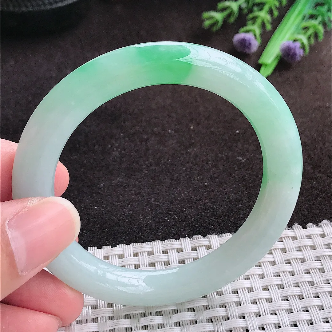自然光51.5/8.5/9.5小圈口老坑精美冰润飘阳绿圆条手镯翡翠玉镯手环