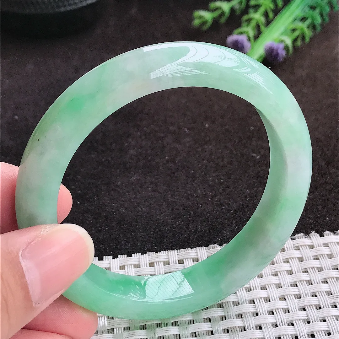 自然光55.5/11.8/8.3老坑精美飘阳绿手镯宽边翡翠玉镯手环