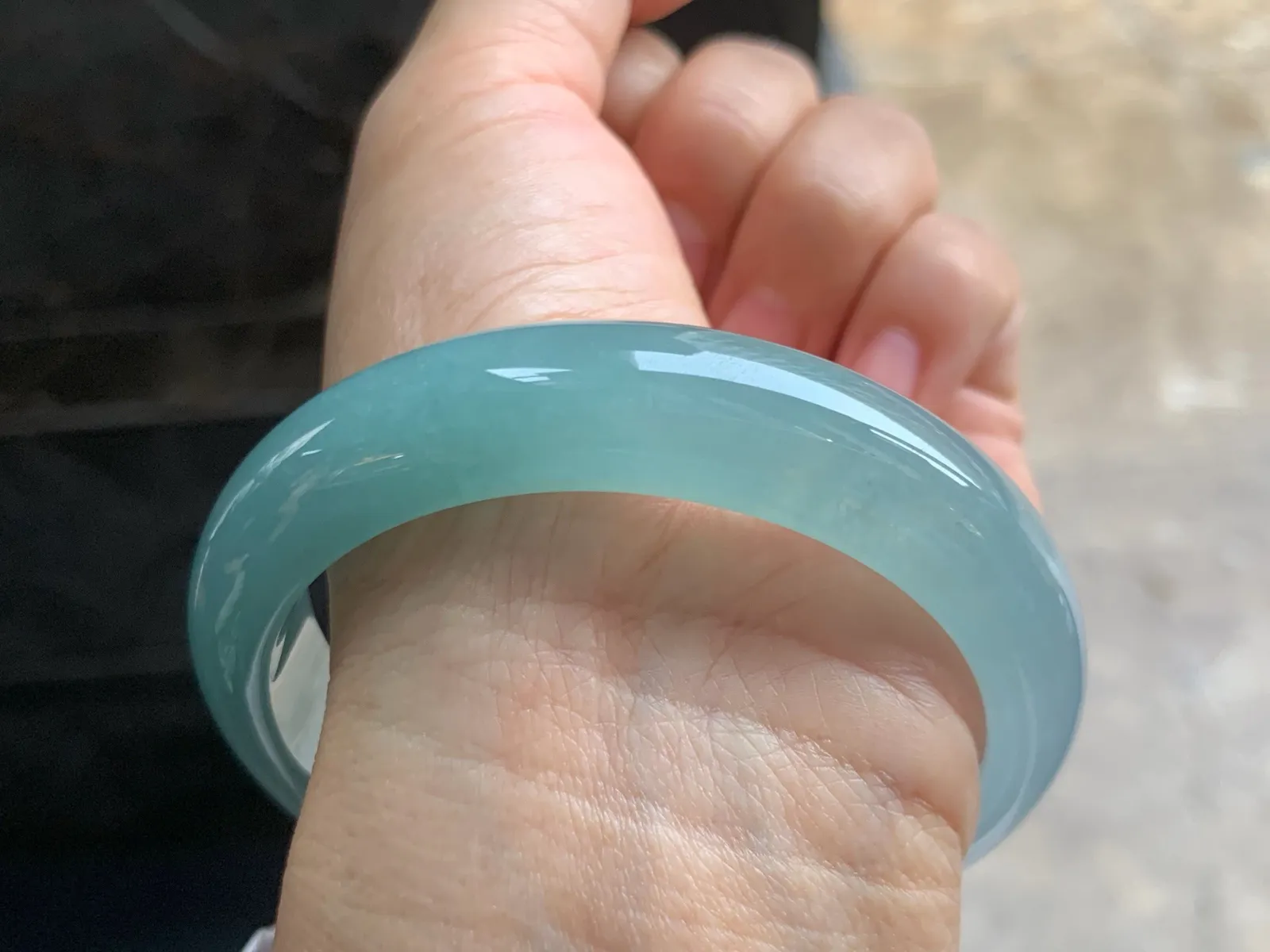 57-13-8.3mm
冰种蓝底手镯 冰透莹润 颜色漂亮