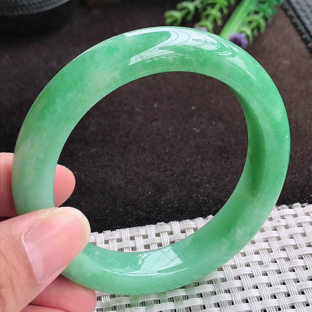 自然光57.5/12.6/9.6老坑精美温润满绿阳绿手镯宽边翡翠玉镯手环