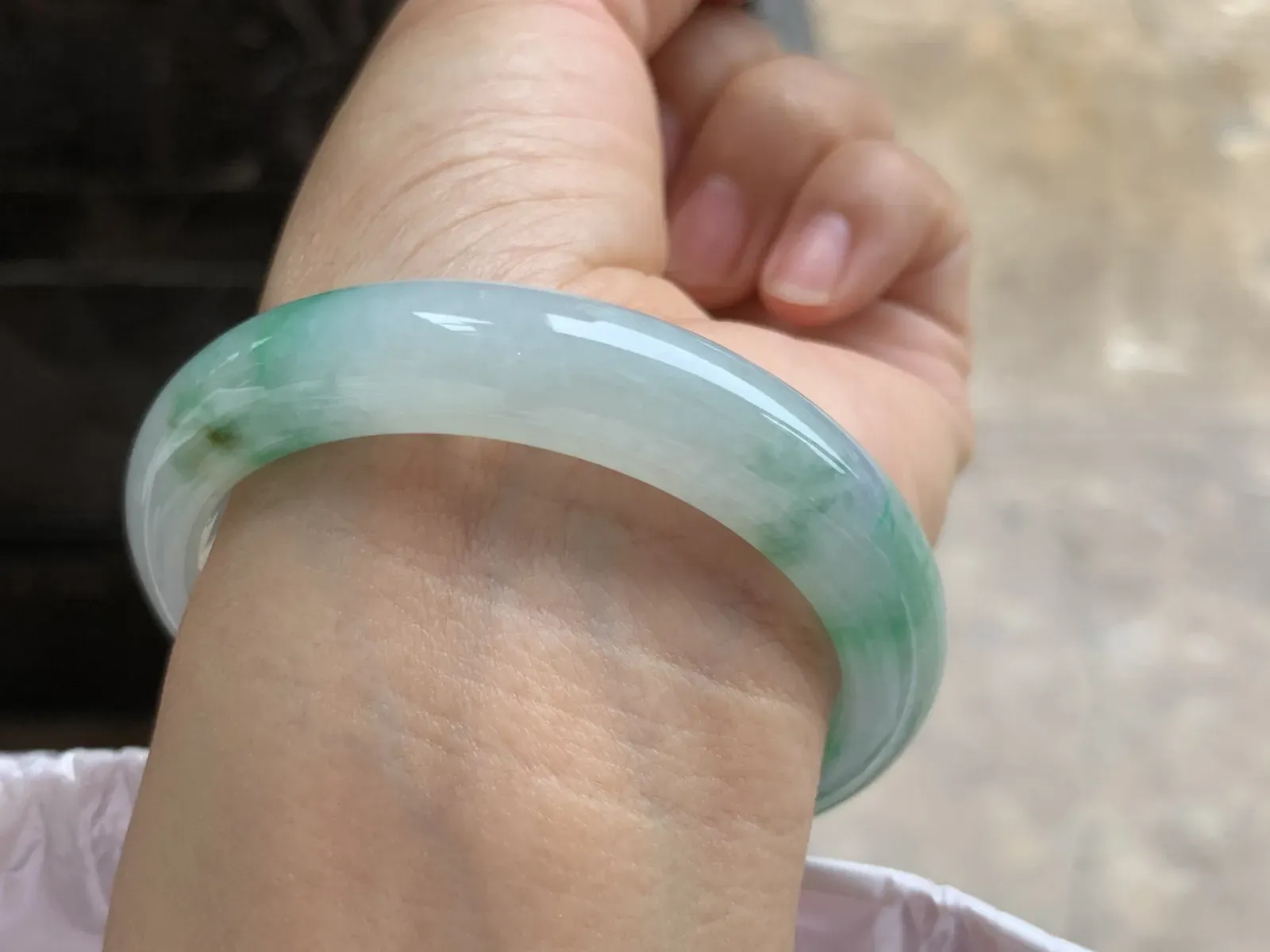 53-11.3-8mm
带色手镯  底子细腻 水润 性价比推荐