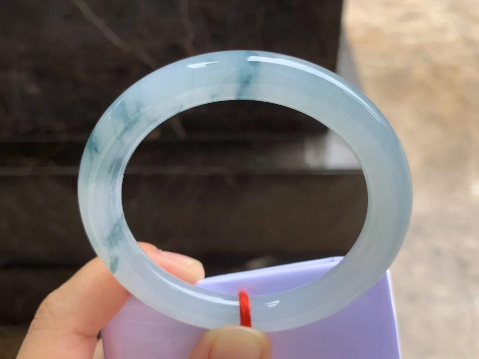 54.5-9mm
冰种飘花圆条手镯 水润蓝花 底子干净清爽