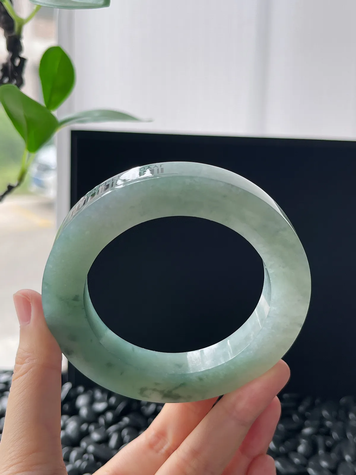翡翠毛坯，⭕️正圈最大做66，圆条最大做62；最小做57.4