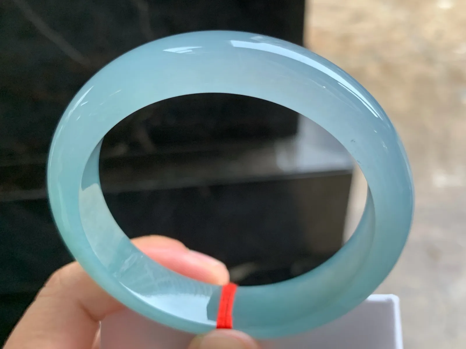 57-13-8.3mm
冰种蓝底手镯 冰透莹润 颜色漂亮