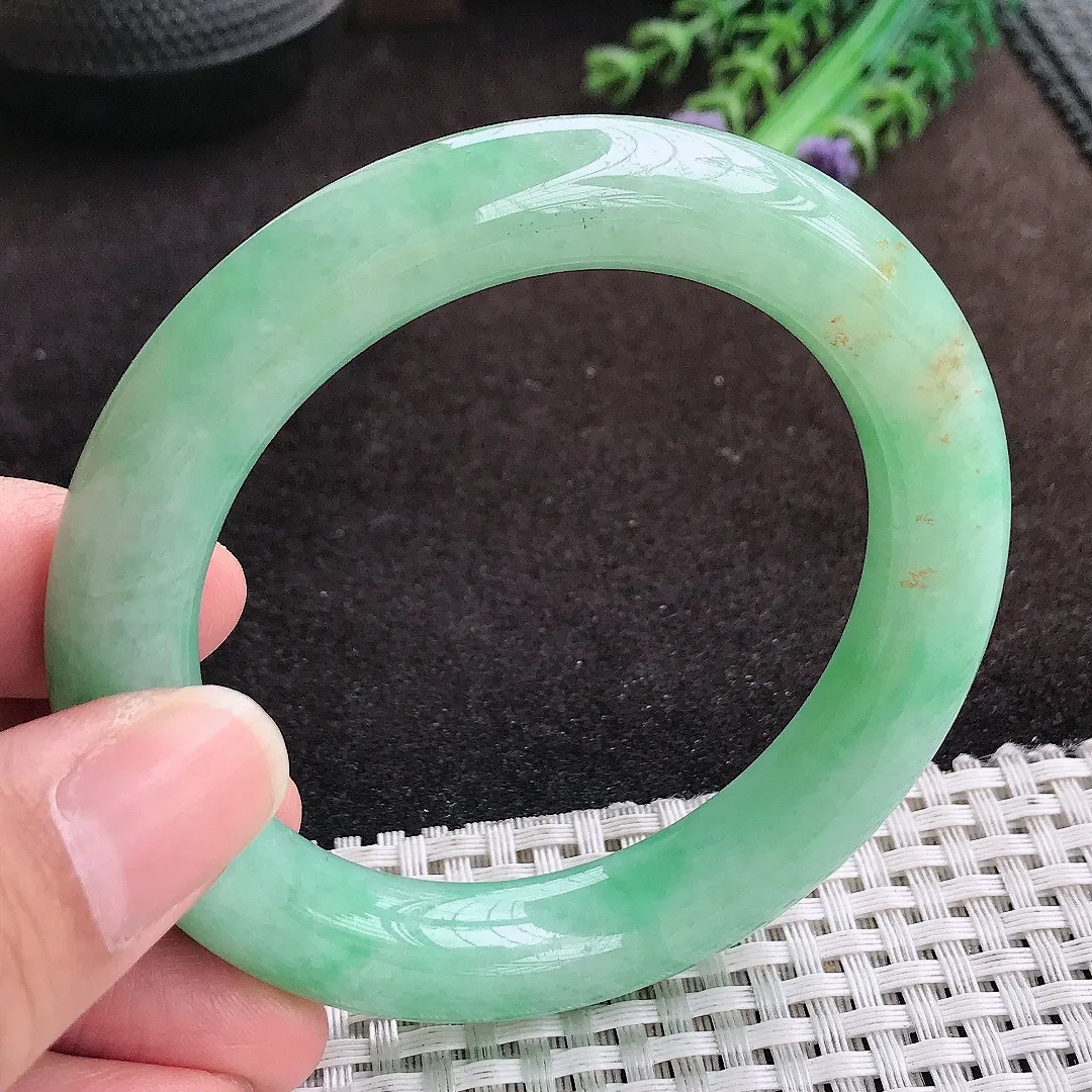自然光55/11.2/11老坑精美温润满绿圆条手镯翡翠玉镯手环