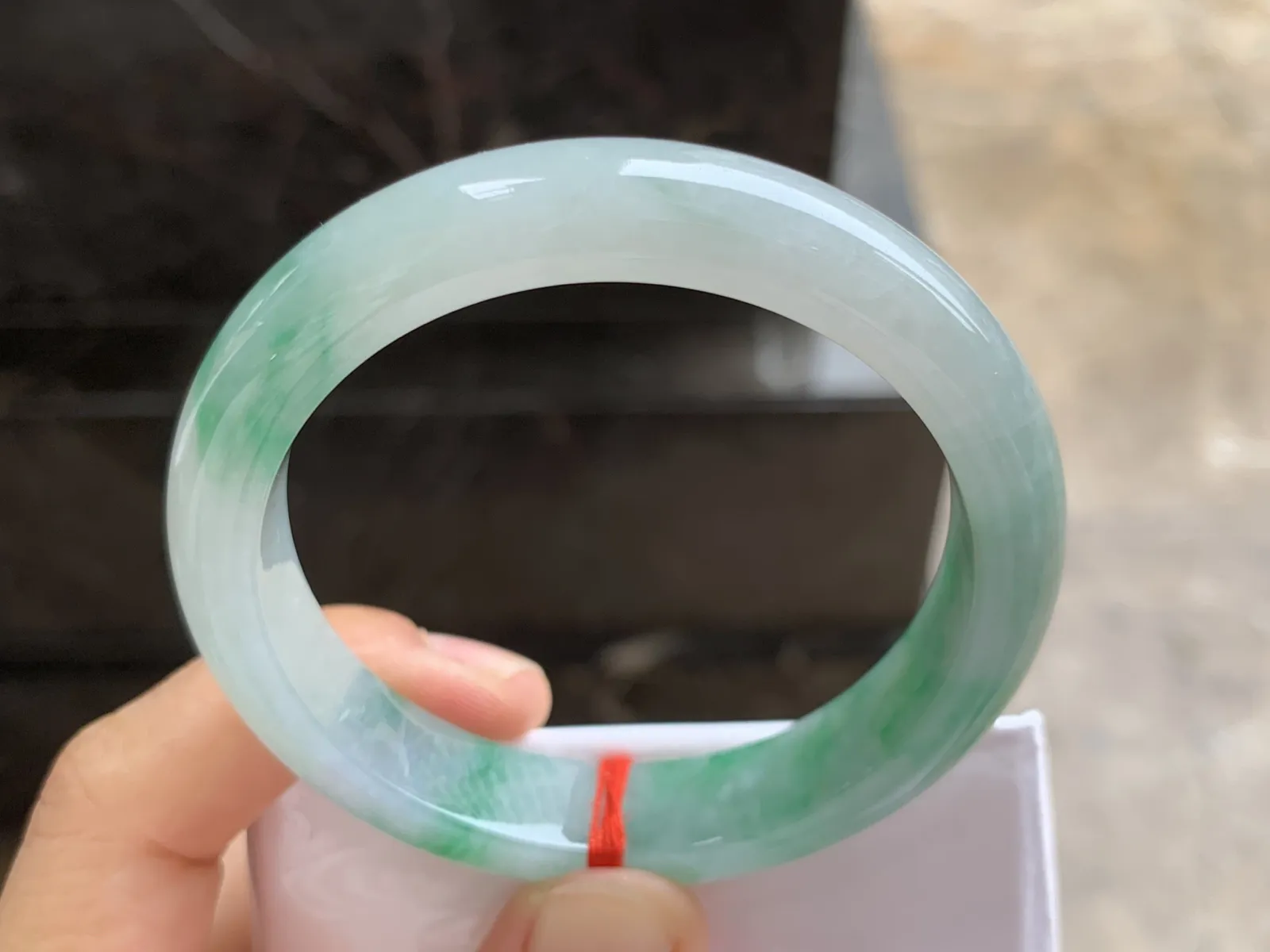 53-11.3-8mm
带色手镯  底子细腻 水润 性价比推荐