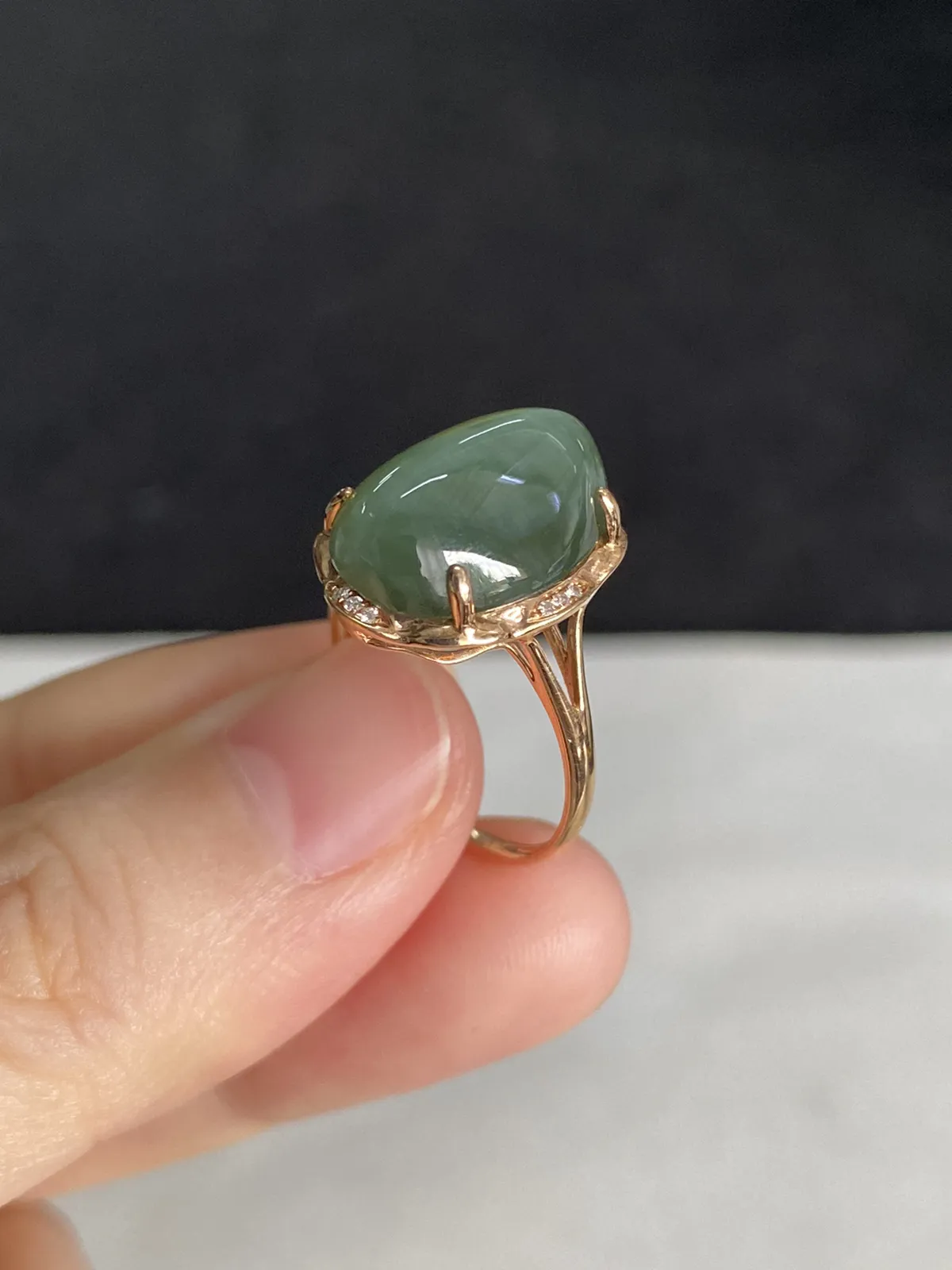 和田玉戒指，印记：Au750,伴钻石