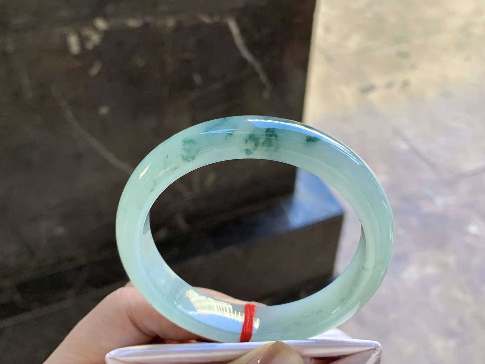 57.5-11.8-8.2

蓝花手镯^_^飘花灵韵