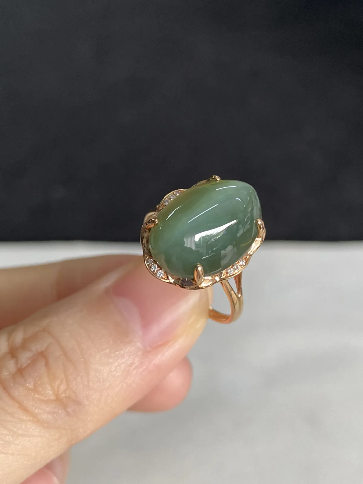 和田玉戒指，印记：Au750,伴钻石