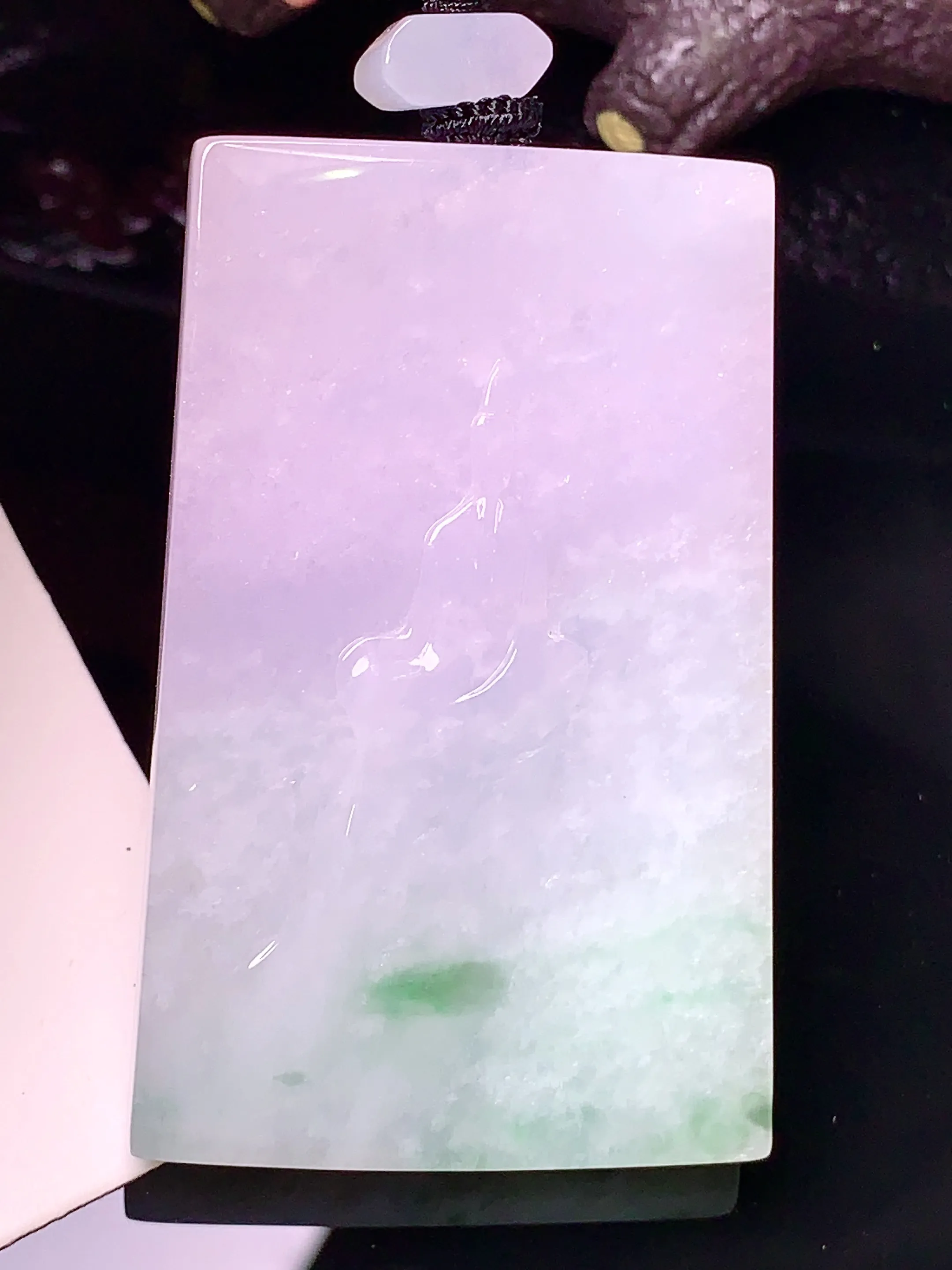淡春彩无相观音吊坠 玉质细腻 色泽清新艳丽 整体尺寸57*36.2*6.2