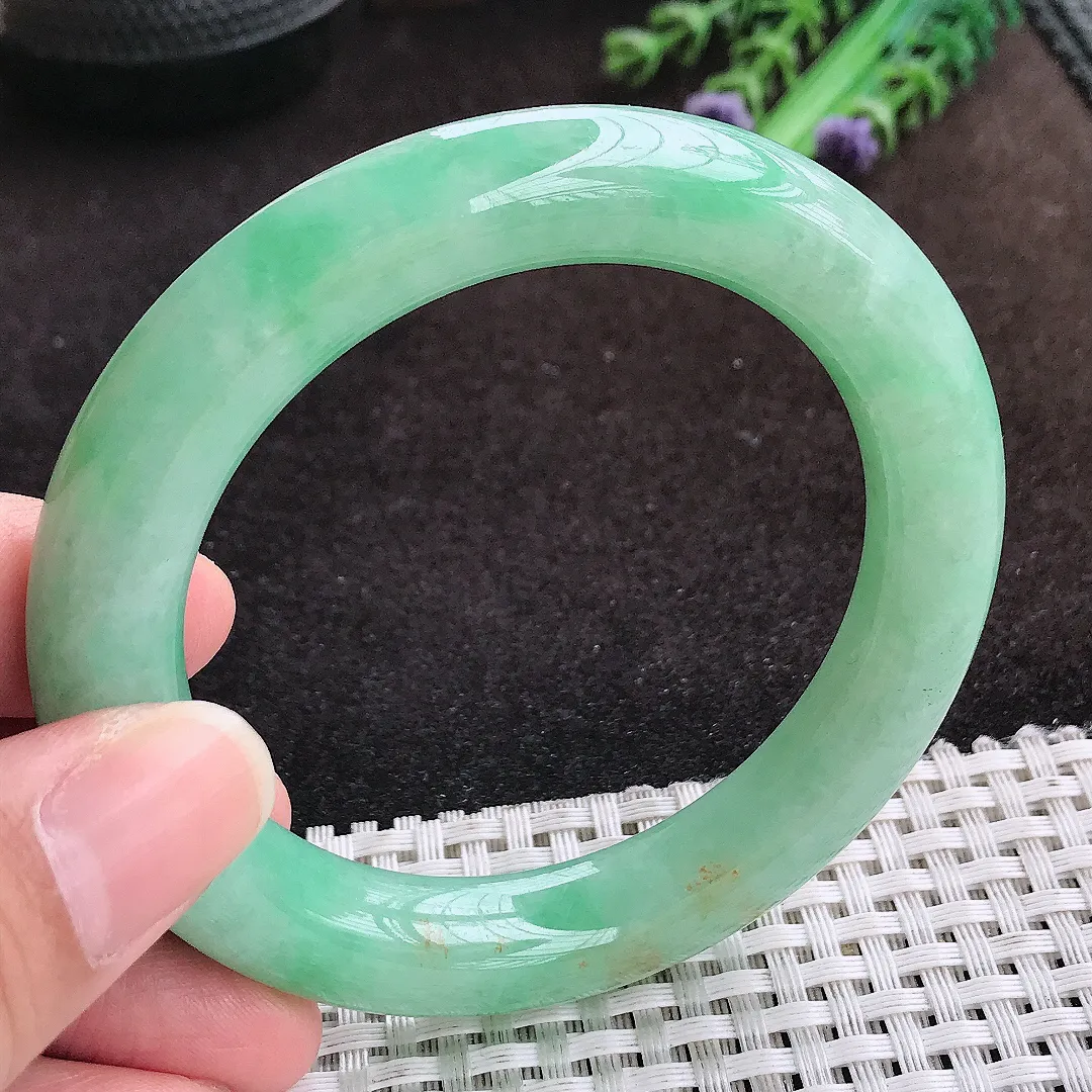 自然光55/11.2/11老坑精美温润满绿圆条手镯翡翠玉镯手环