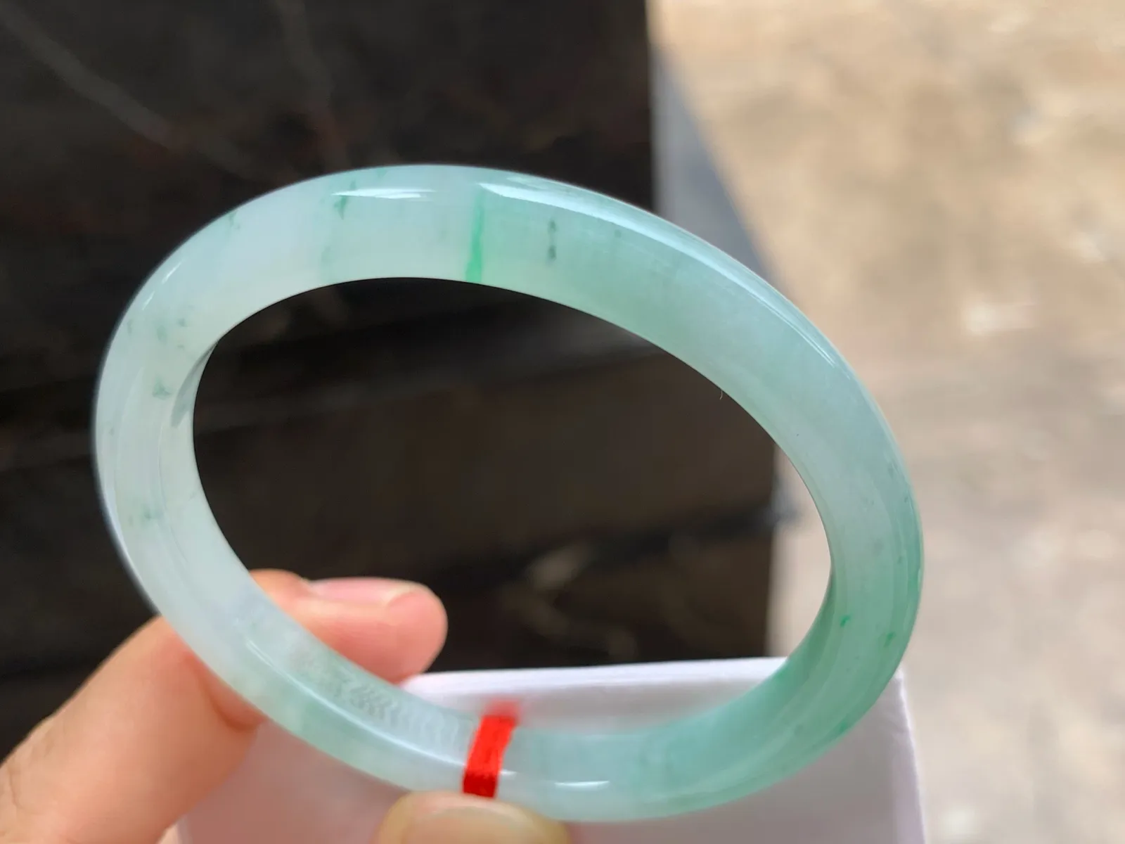 52.5-7.5-6.5mm
冰种带色贵妃手镯 底子细腻 水润 正圈50可带