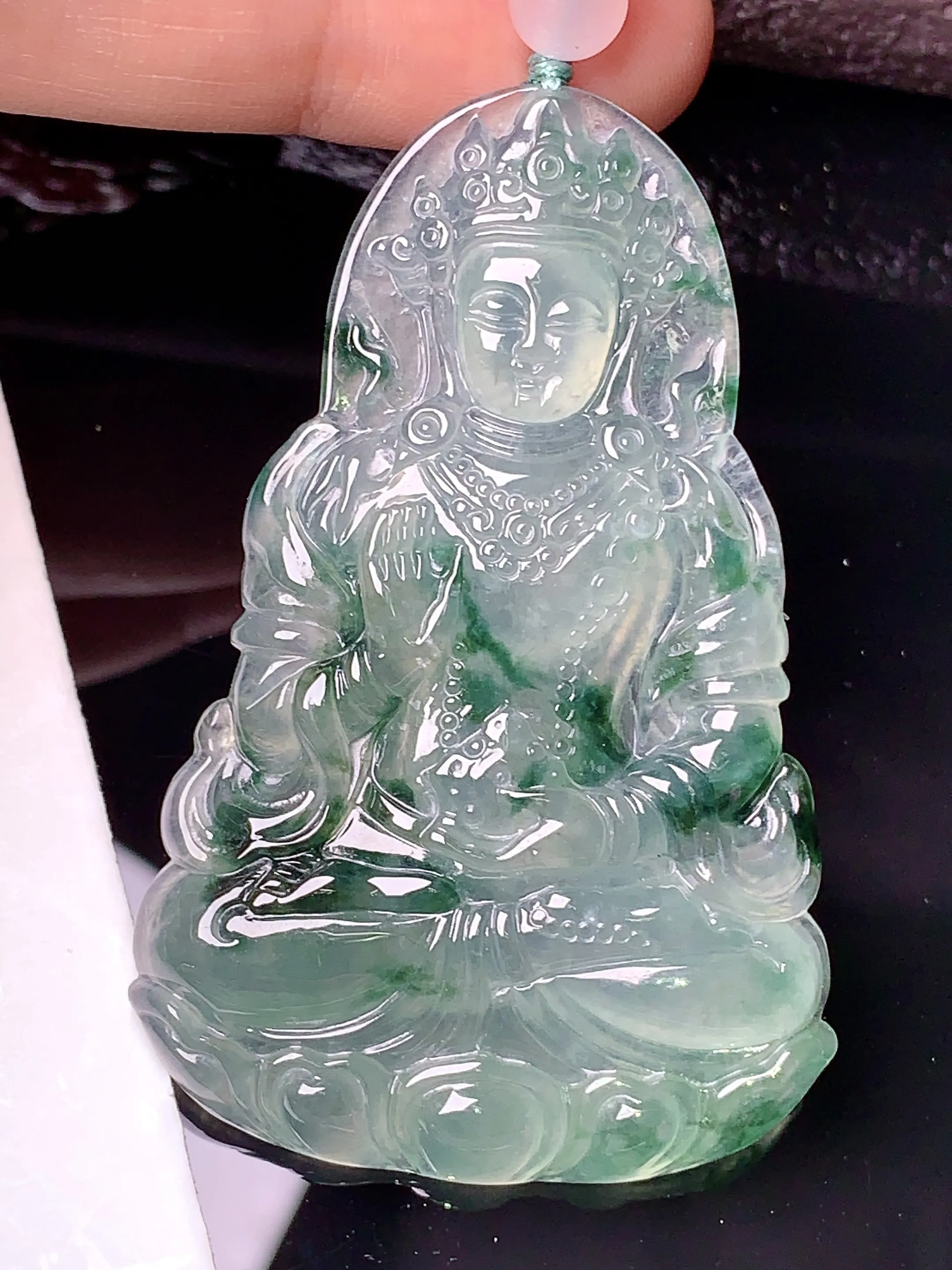 冰种飘花度母观音菩萨吊坠 玉质细腻 色泽清新艳丽 整体尺寸59*38*5.2