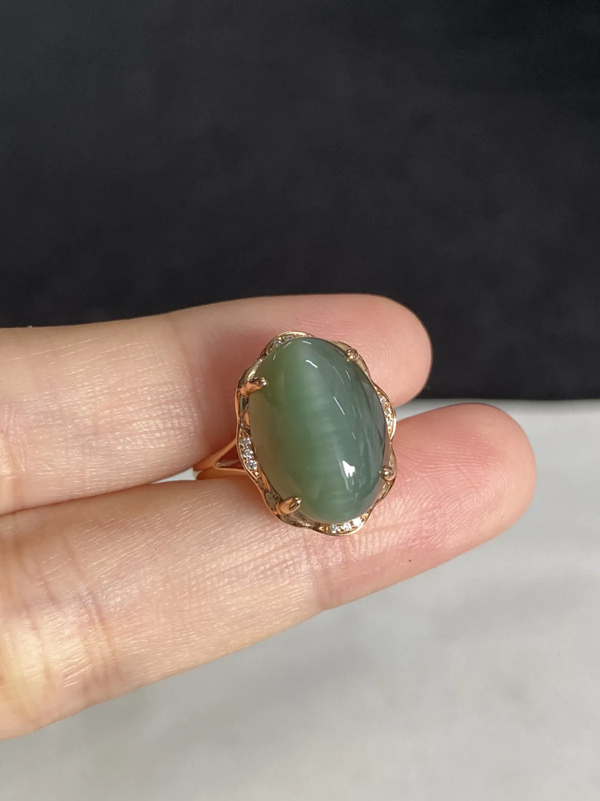 和田玉戒指，印记：Au750,伴钻石