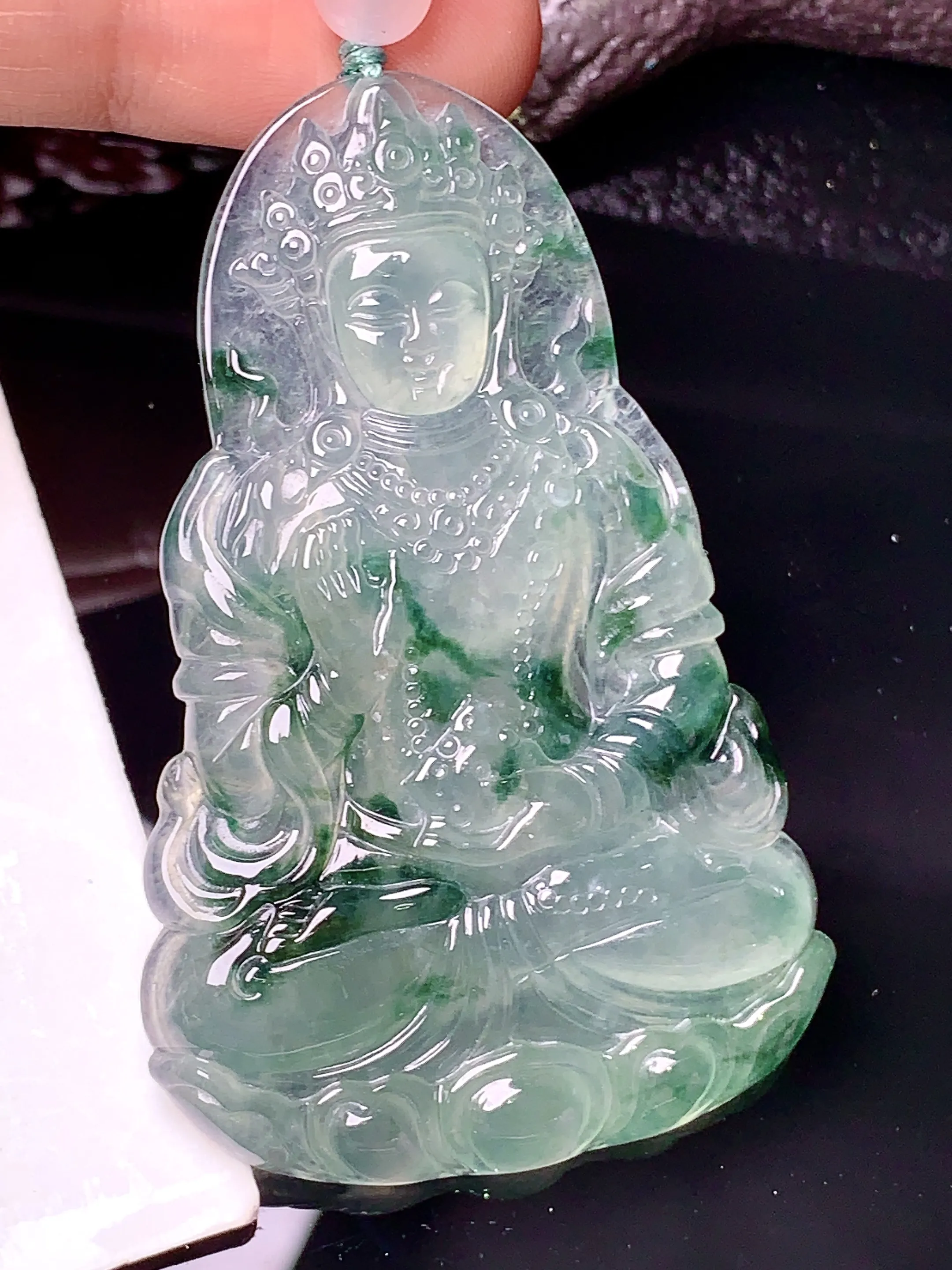冰种飘花度母观音菩萨吊坠 玉质细腻 色泽清新艳丽 整体尺寸59*38*5.2