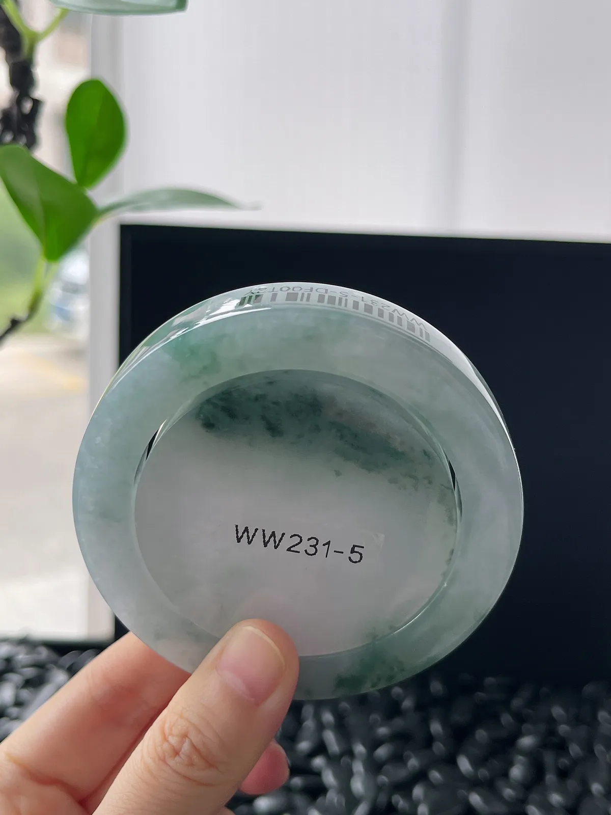 翡翠镯饼，⭕️正圈最大做57，圆条最大做53；最小做53