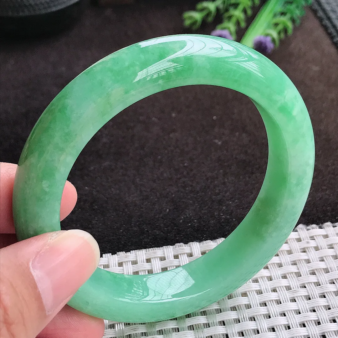 自然光57.5/12.6/9.6老坑精美温润满绿阳绿手镯宽边翡翠玉镯手环