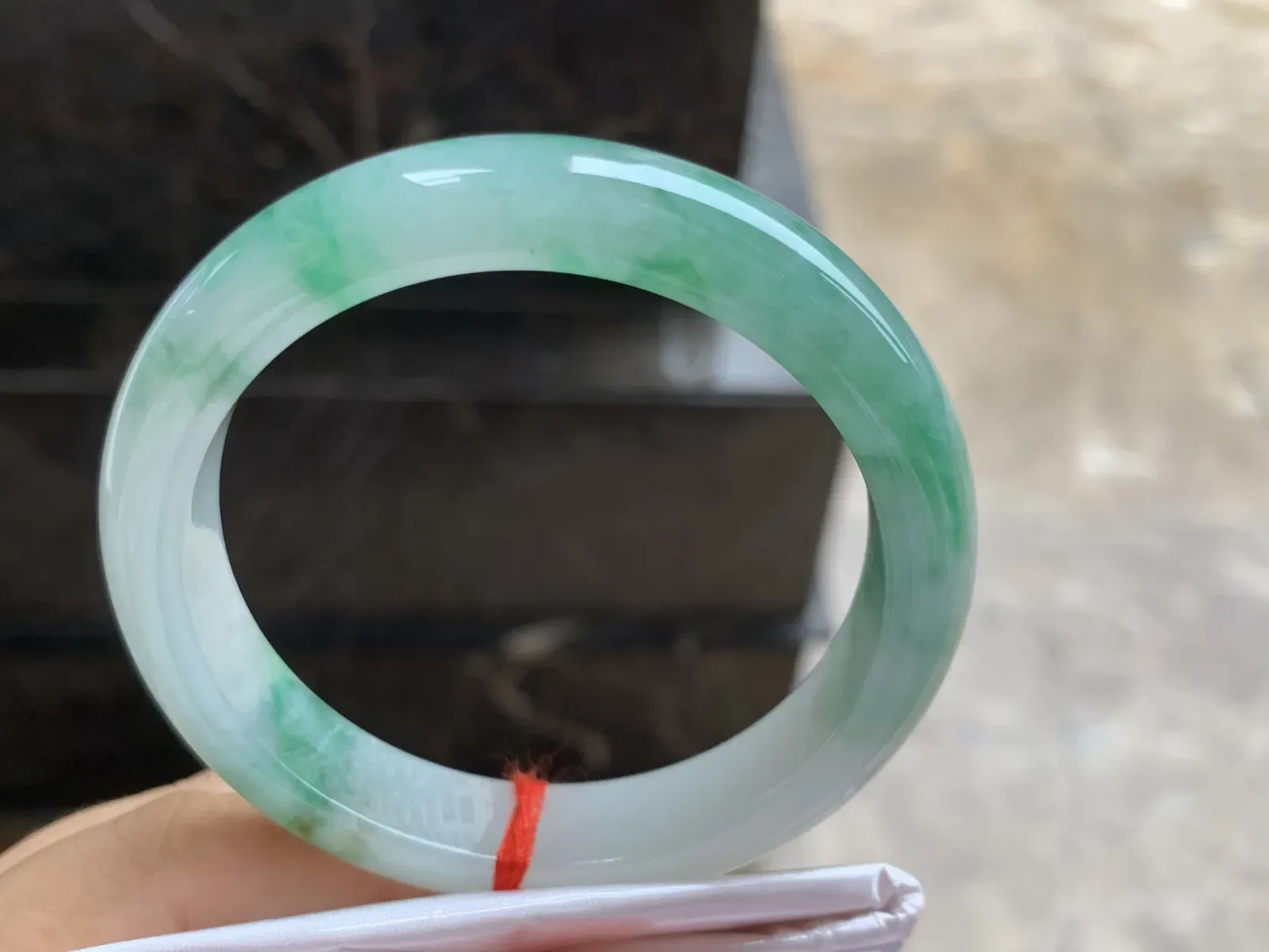 53-11.3-8mm
带色手镯  底子细腻 水润 性价比推荐