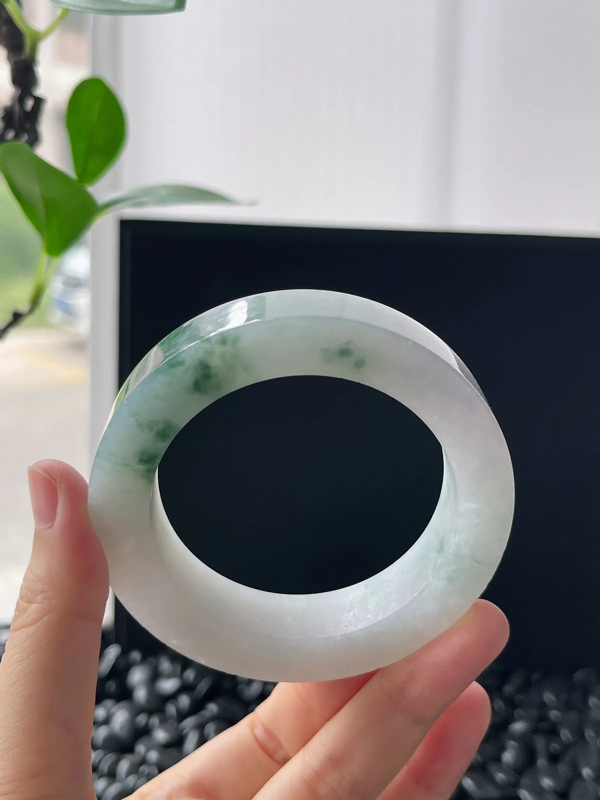 翡翠镯饼，⭕️正圈最大做56，圆条最大做52；最小做52