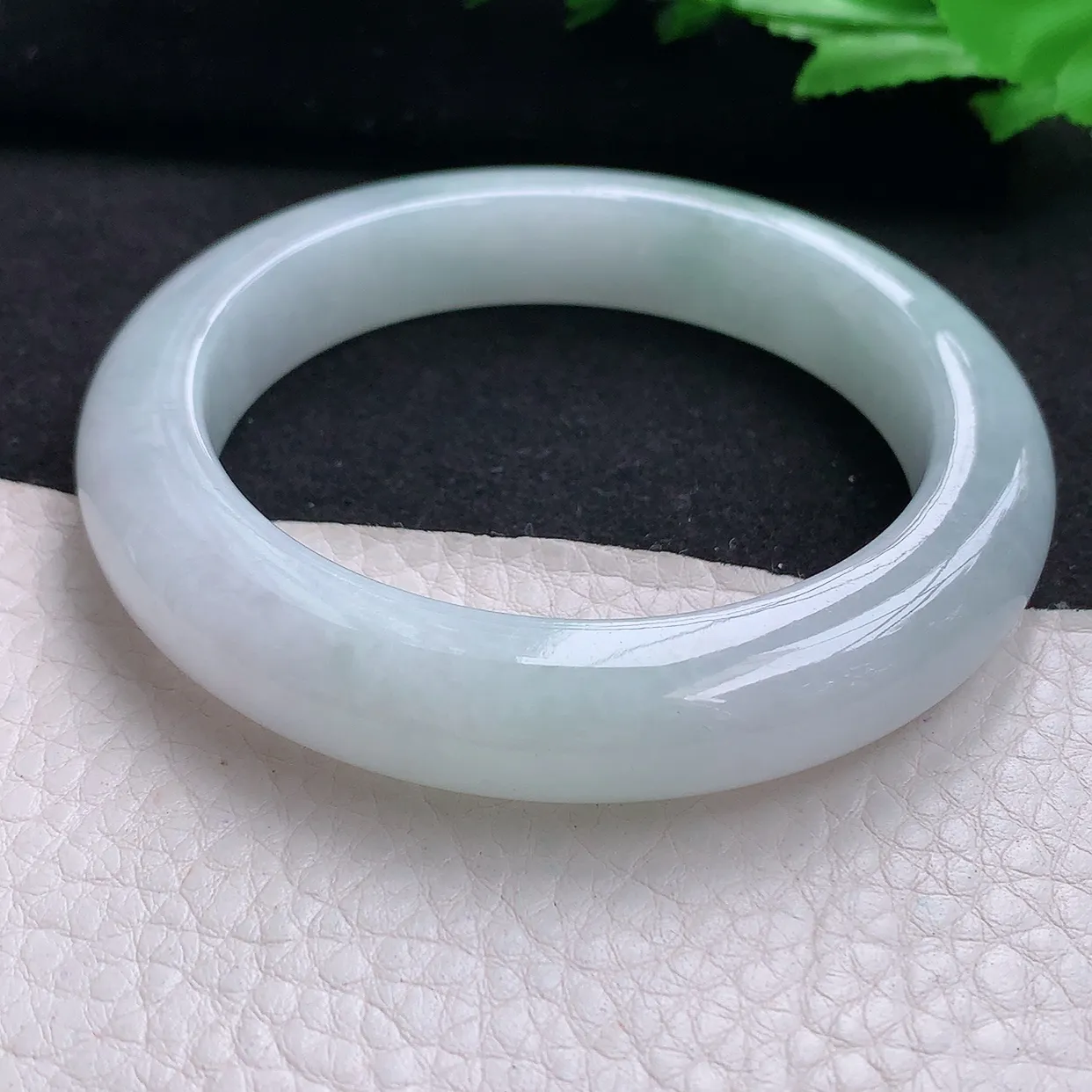 z自然光58*11.8*10平安镯 天然缅甸翡翠清新厚装正圈珠宝玉手镯
